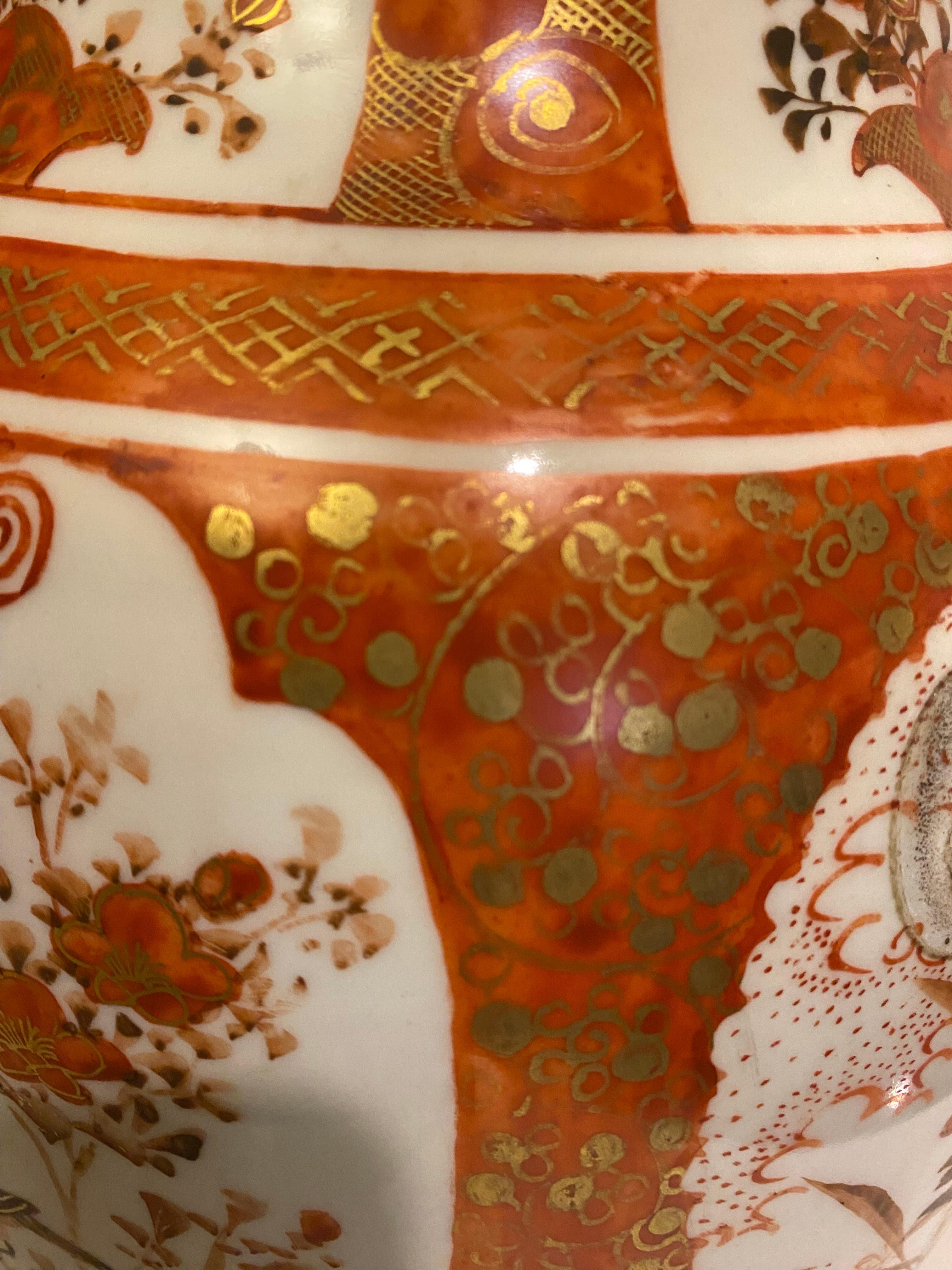 Fin du XIXe siècle Paire de Meiji du 19ème siècle. Lampes en porcelaine de Kutani peintes à la main. en vente