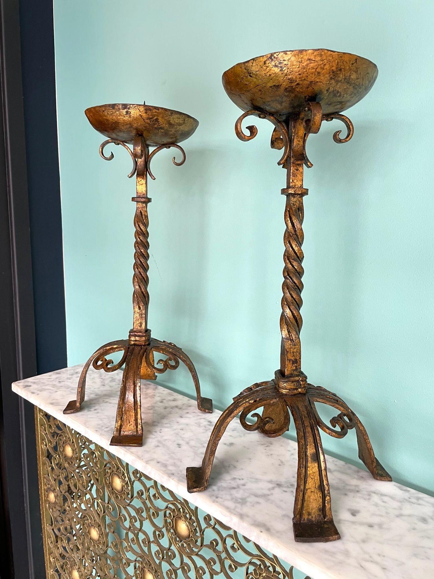 A pair of 1920s Spanish ecclesiastical gilt wrought iron candle sticks In Good Condition For Sale In London, GB