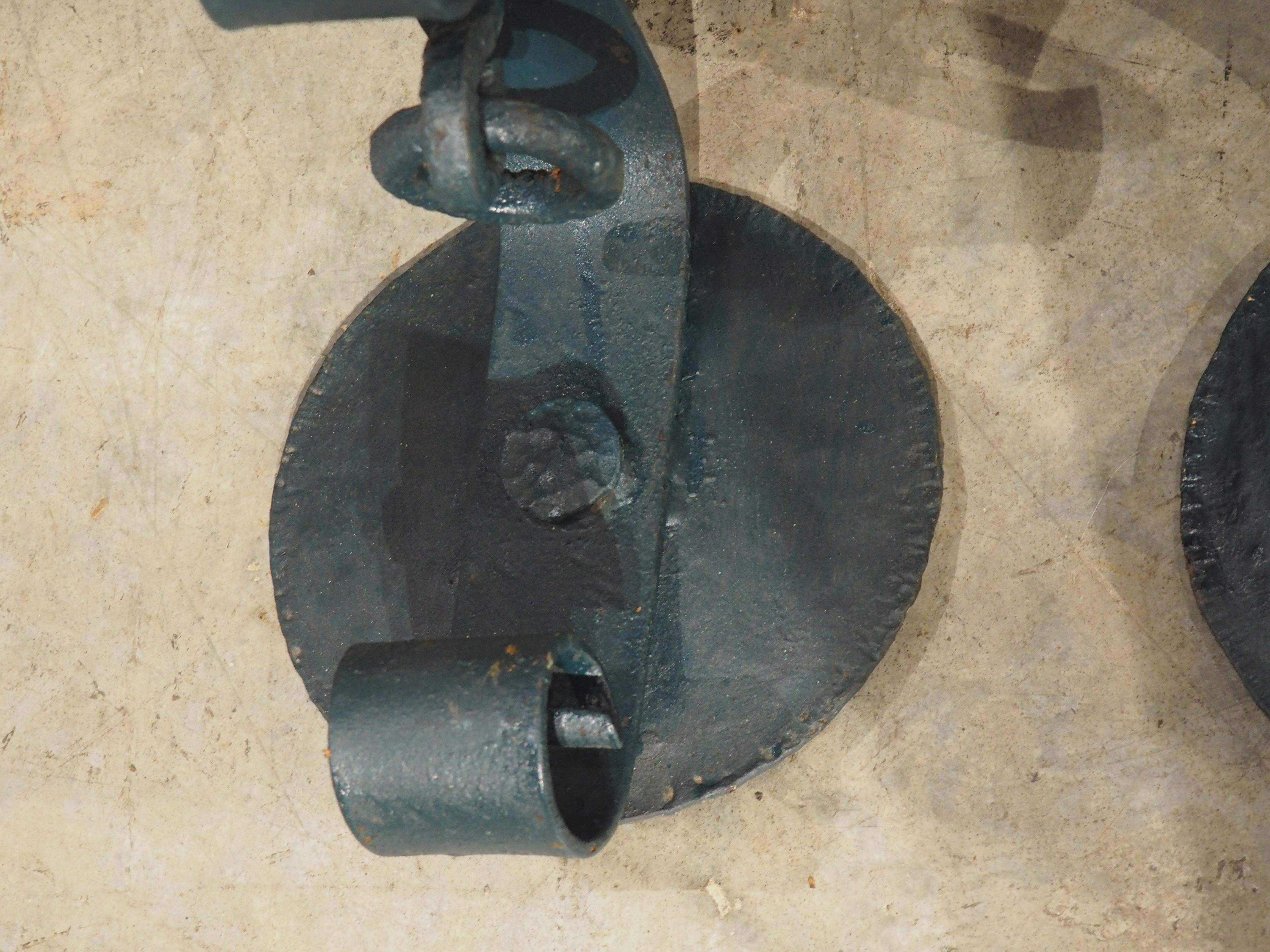 Ein Paar schmiedeeiserne Wandleuchter aus Mallorca, Spanien, aus den 1920er Jahren (Metall) im Angebot