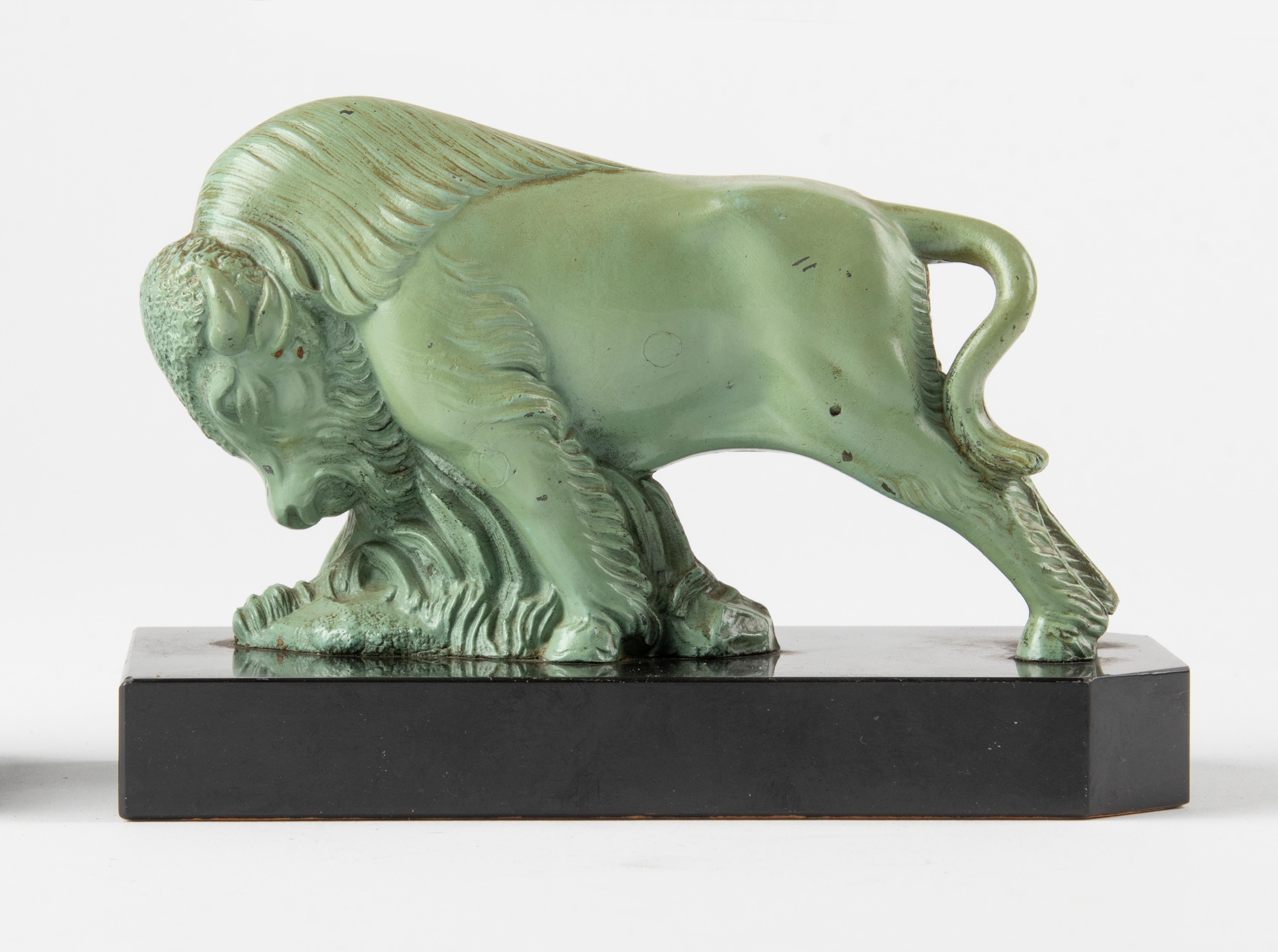 Pair of 1930's Art Deco Book Ends with Bison Made of Marble and Spelter In Good Condition In Casteren, Noord-Brabant