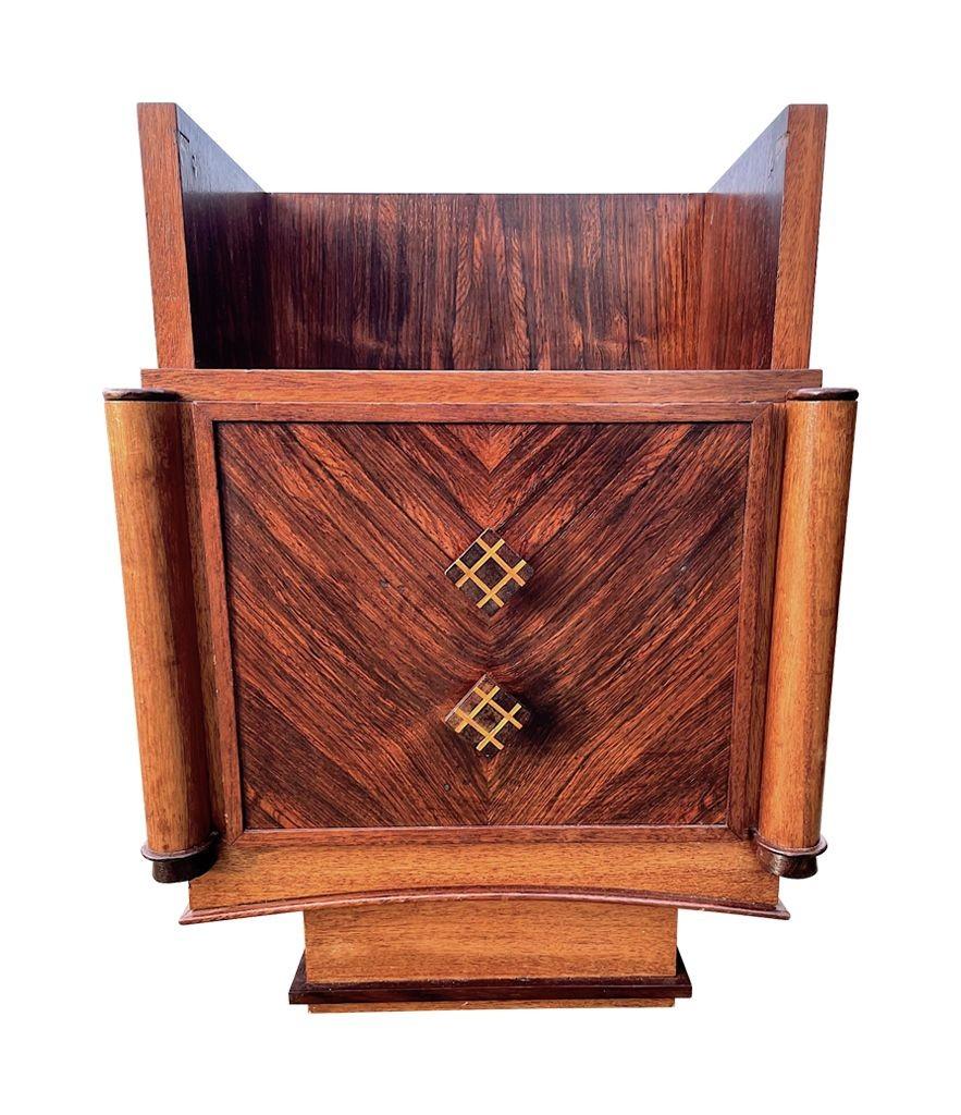Mid-20th Century Pair of 1930s Art Deco Walnut Bedside Table with Marquetry Detail For Sale