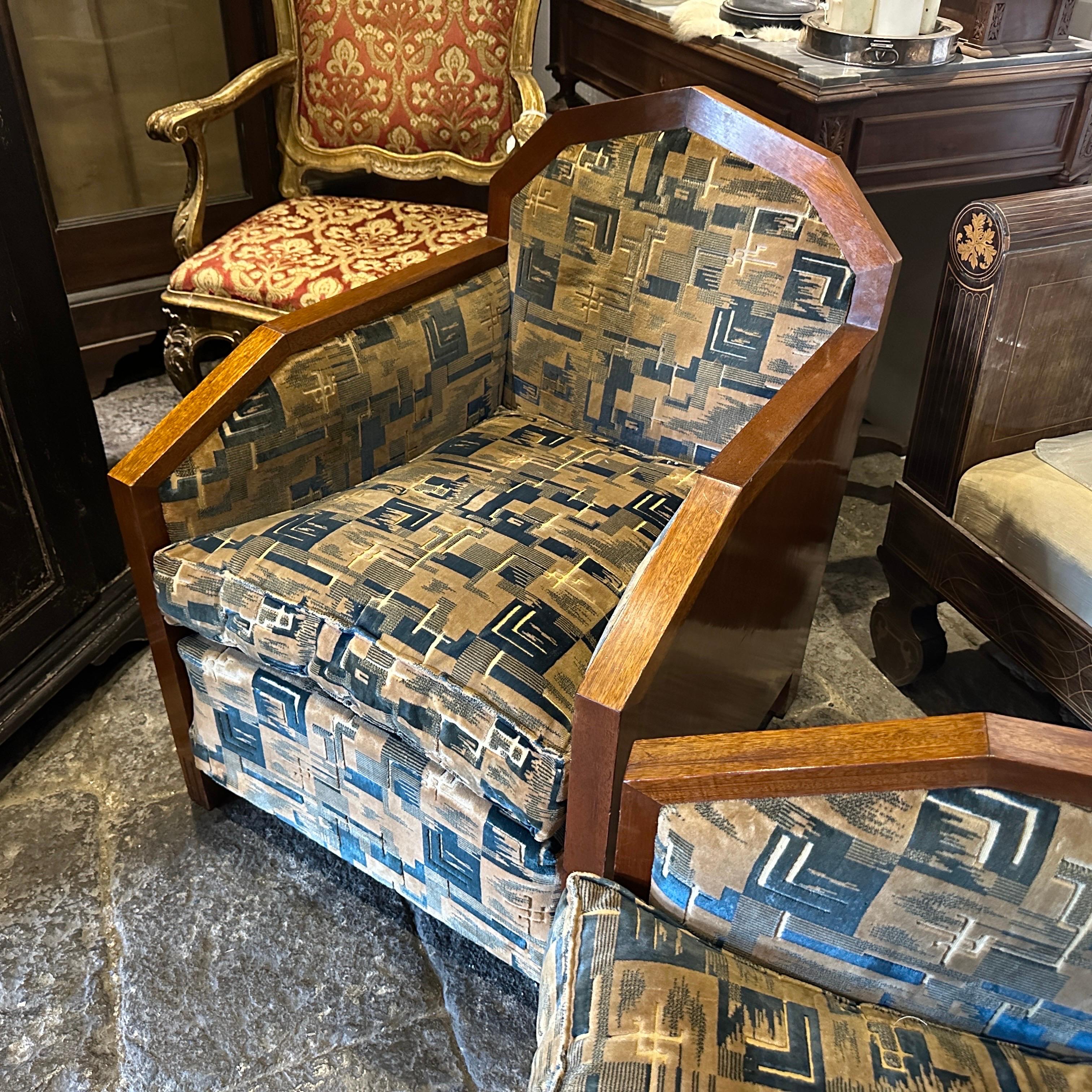 A Pair of 1930s Art Deco Wood and Original Velvet Fabric Italian Armchairs en venta 6