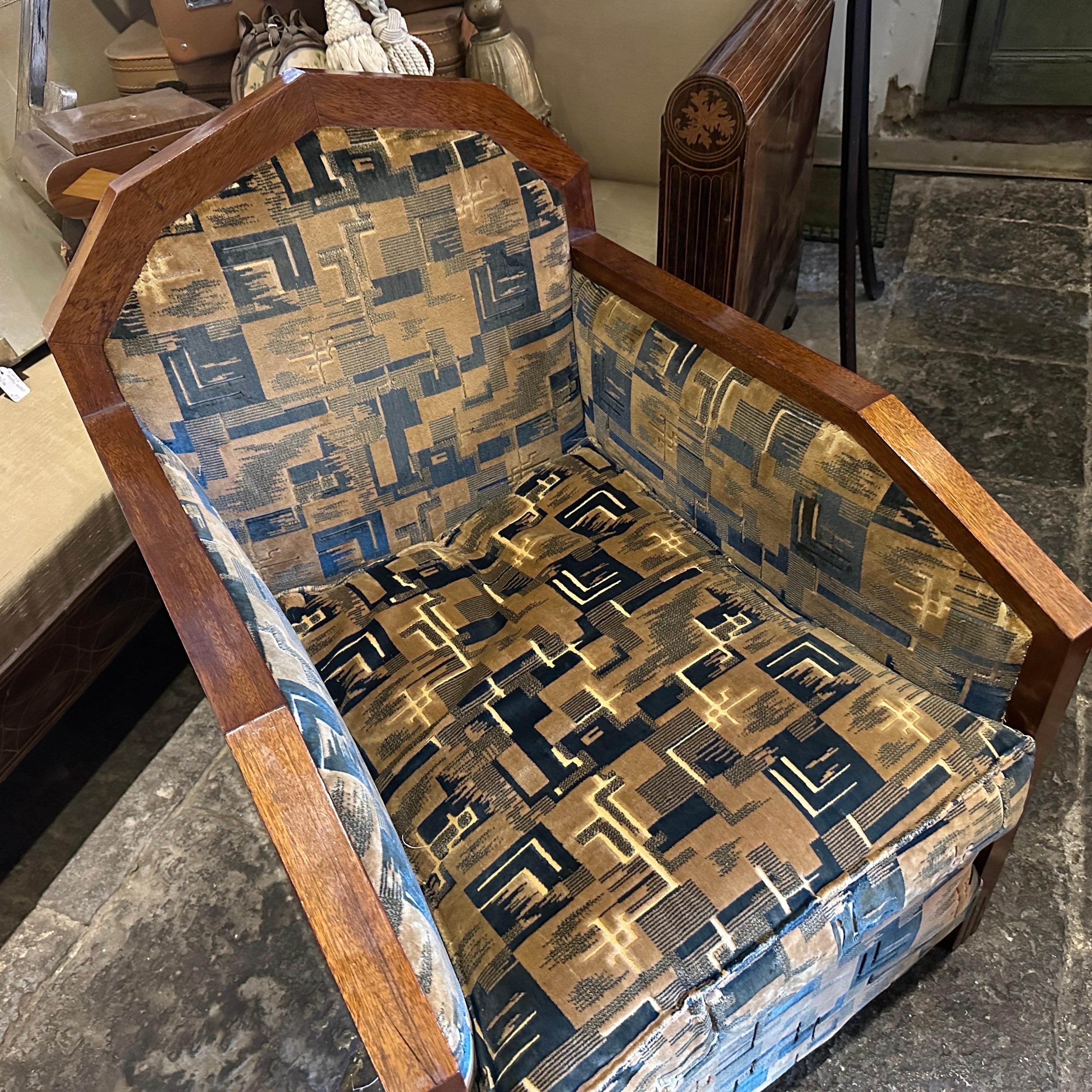 A Pair of 1930s Art Deco Wood and Original Velvet Fabric Italian Armchairs en venta 1