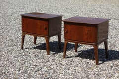 Pair of 1940s-1950s Bedside Tables in Flamed Mahogany Wood