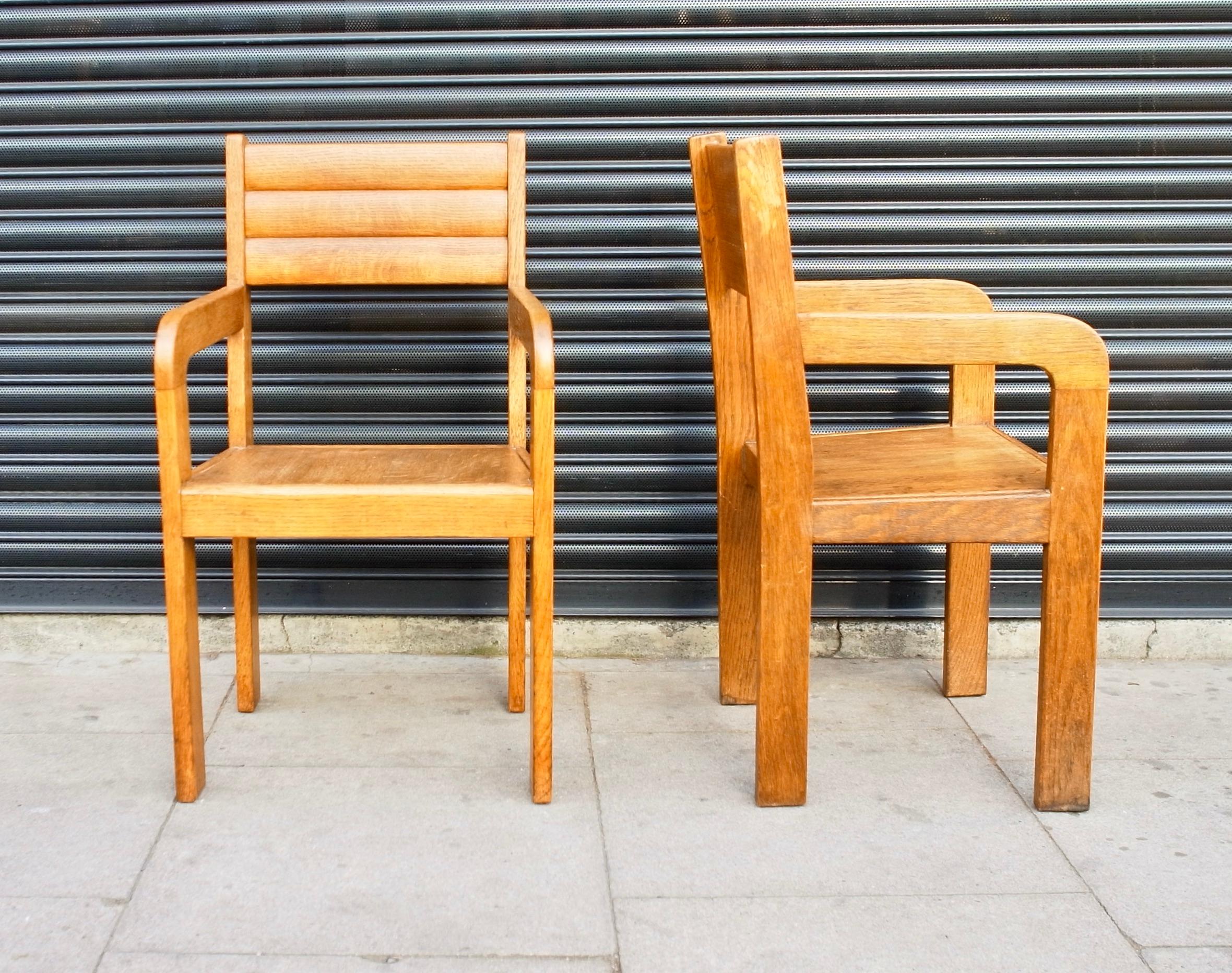 Arts and Crafts Pair of 1940s Handmade English Oak Vintage Carver/Side Chairs For Sale