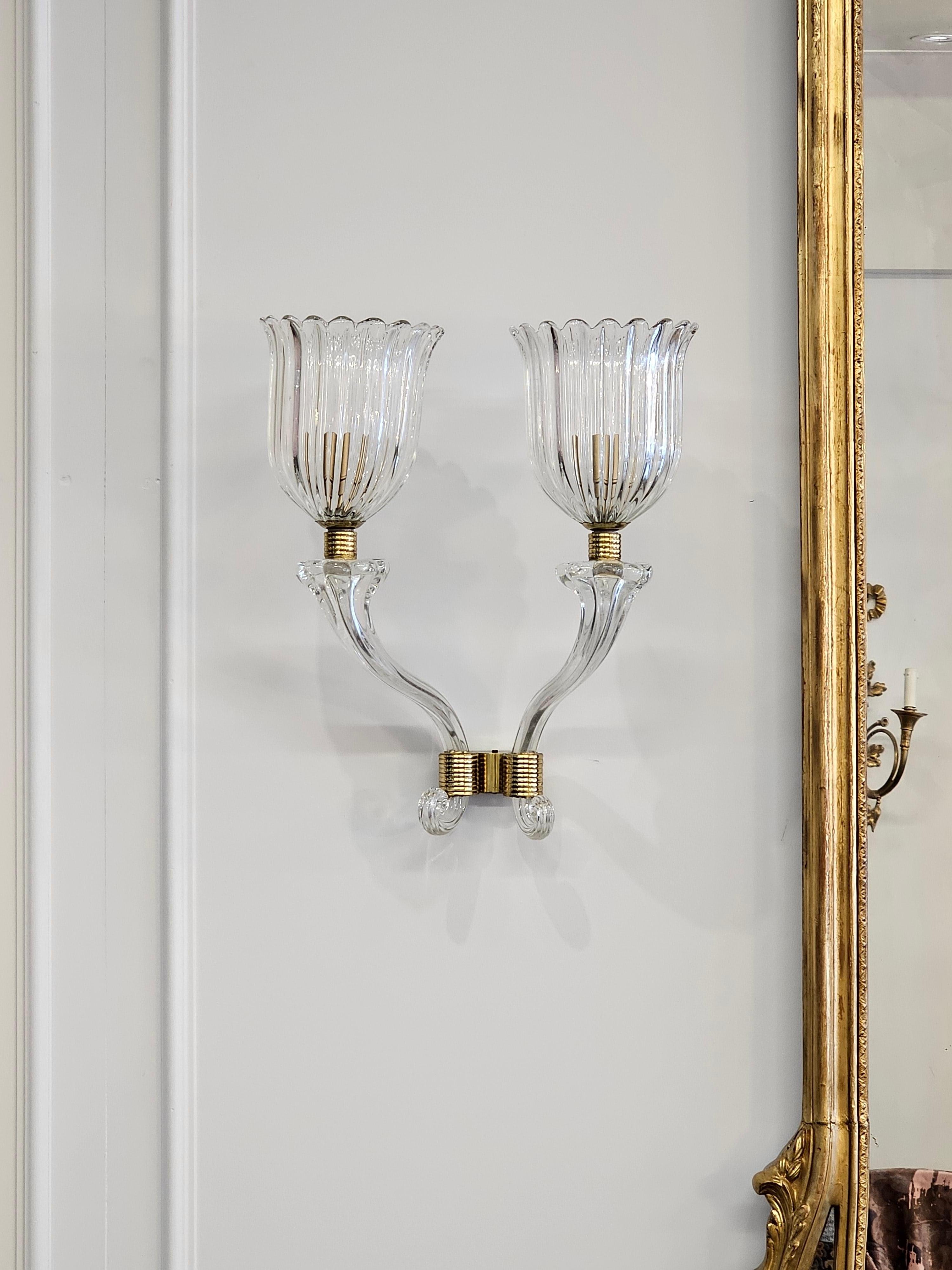 Pair of 1940s Murano Glass Tulip Cup Wall Sconces by Barovier & Toso In Good Condition For Sale In Toorak, VIC