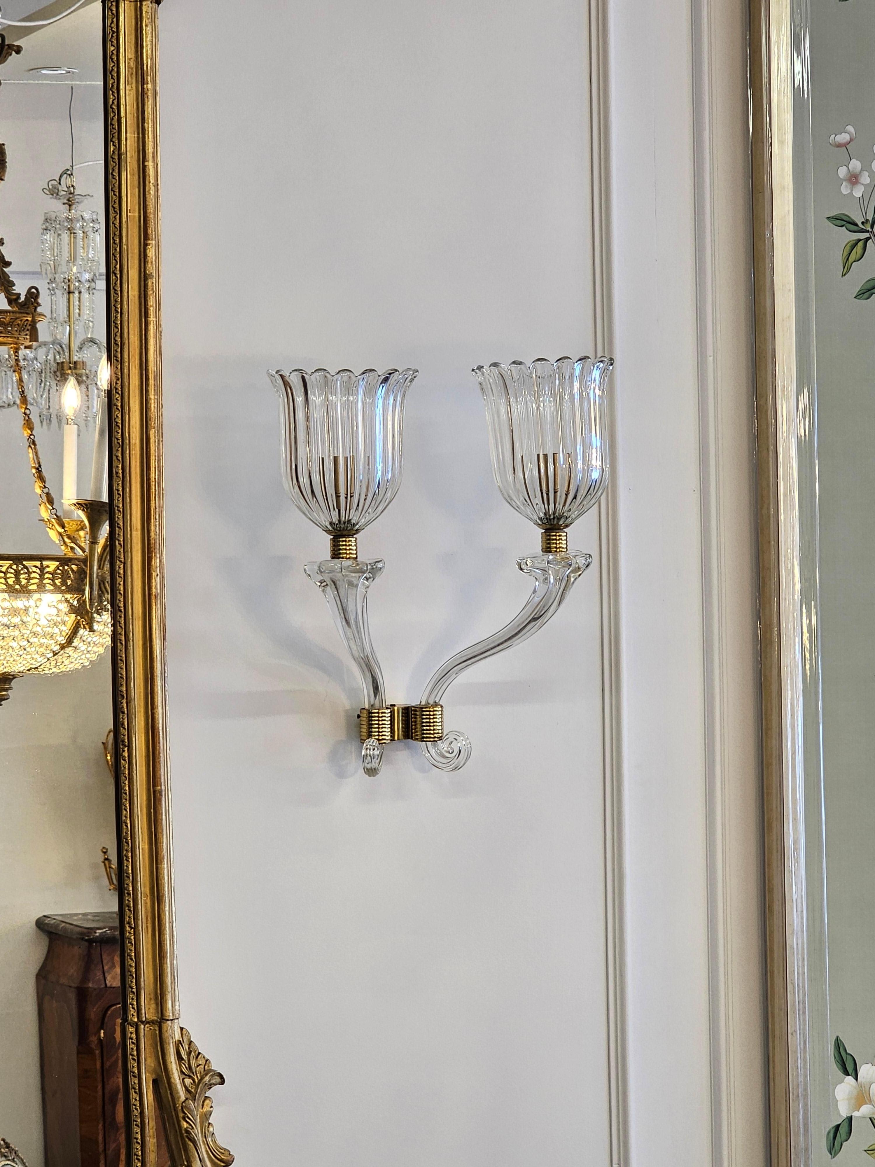Brass Pair of 1940s Murano Glass Tulip Cup Wall Sconces by Barovier & Toso For Sale