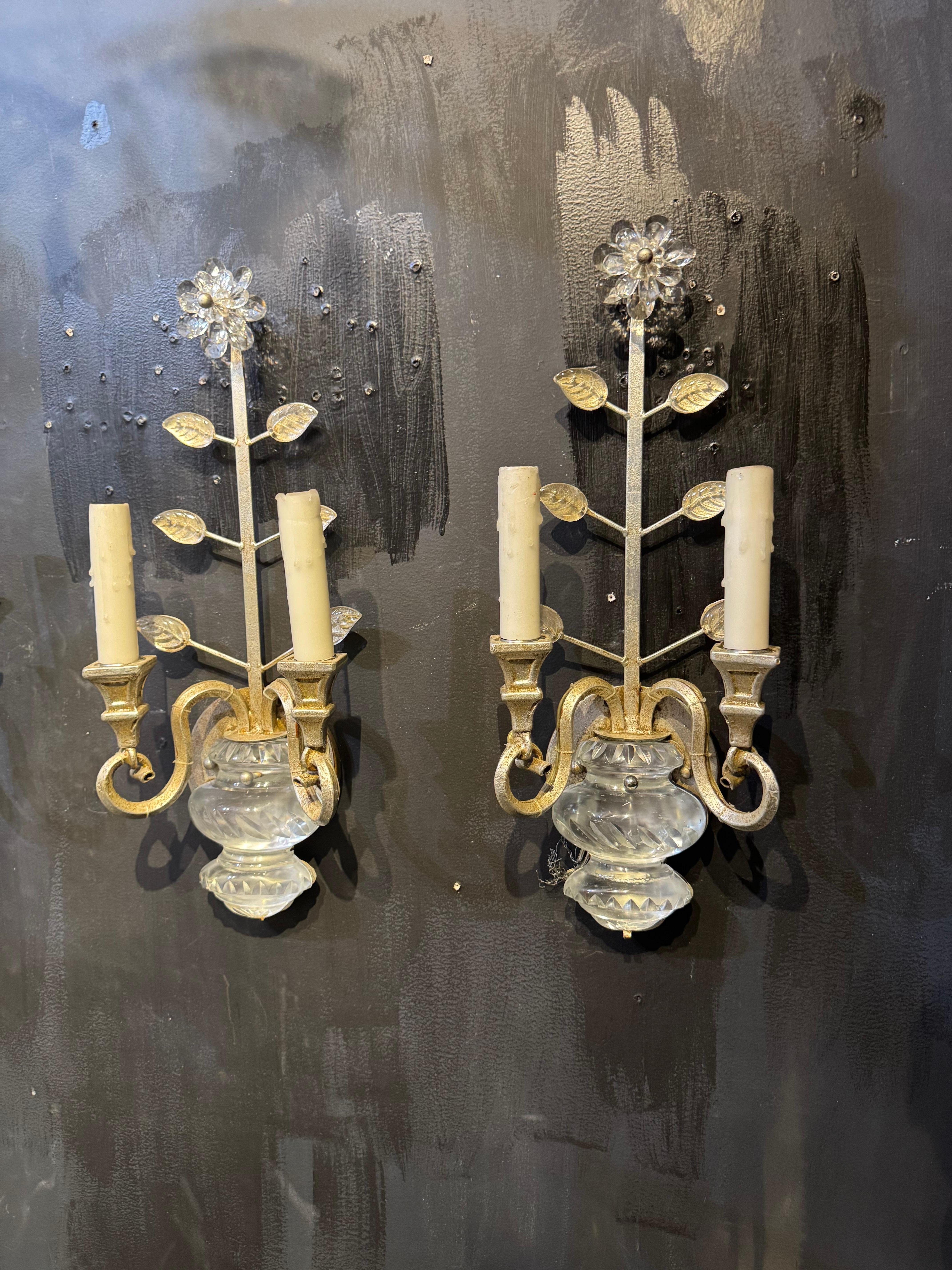 French Provincial A pair of 1940’s Silver leaves French sconces For Sale