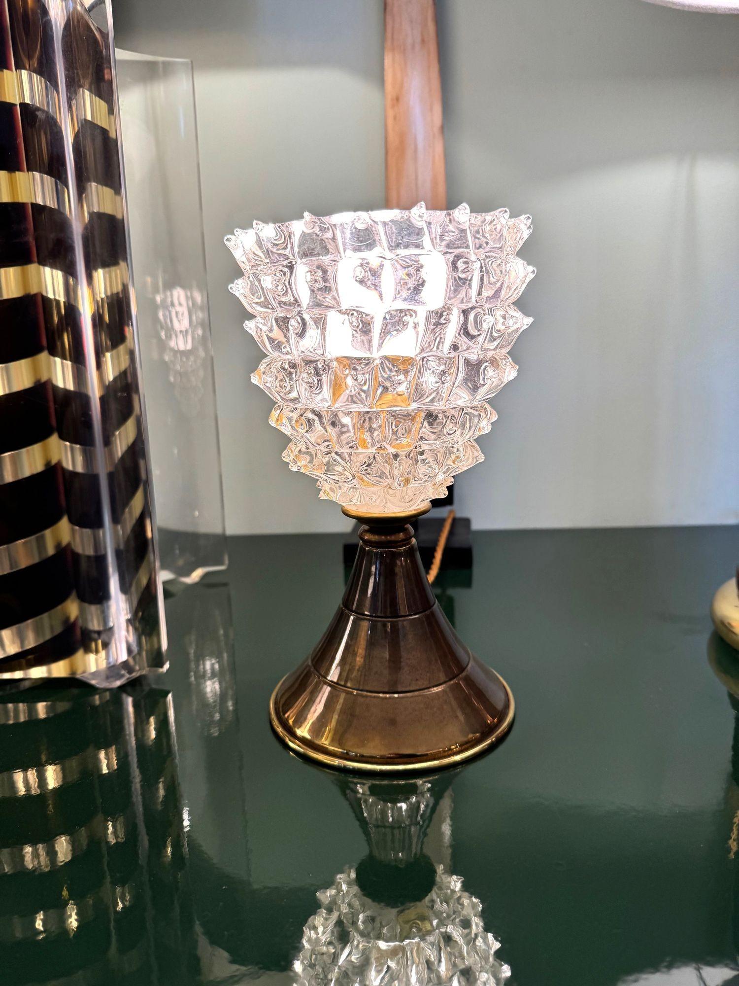 Italiano Coppia di lampade in ottone e vetro di Barovier&Toso degli anni '50 in vendita
