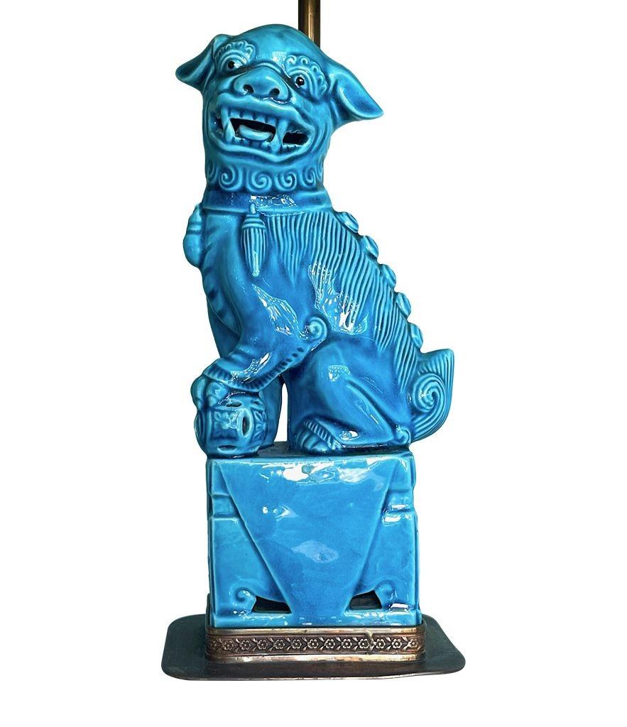 A pair of 1950s ceramic foo dog lamps on decorative brass base 5