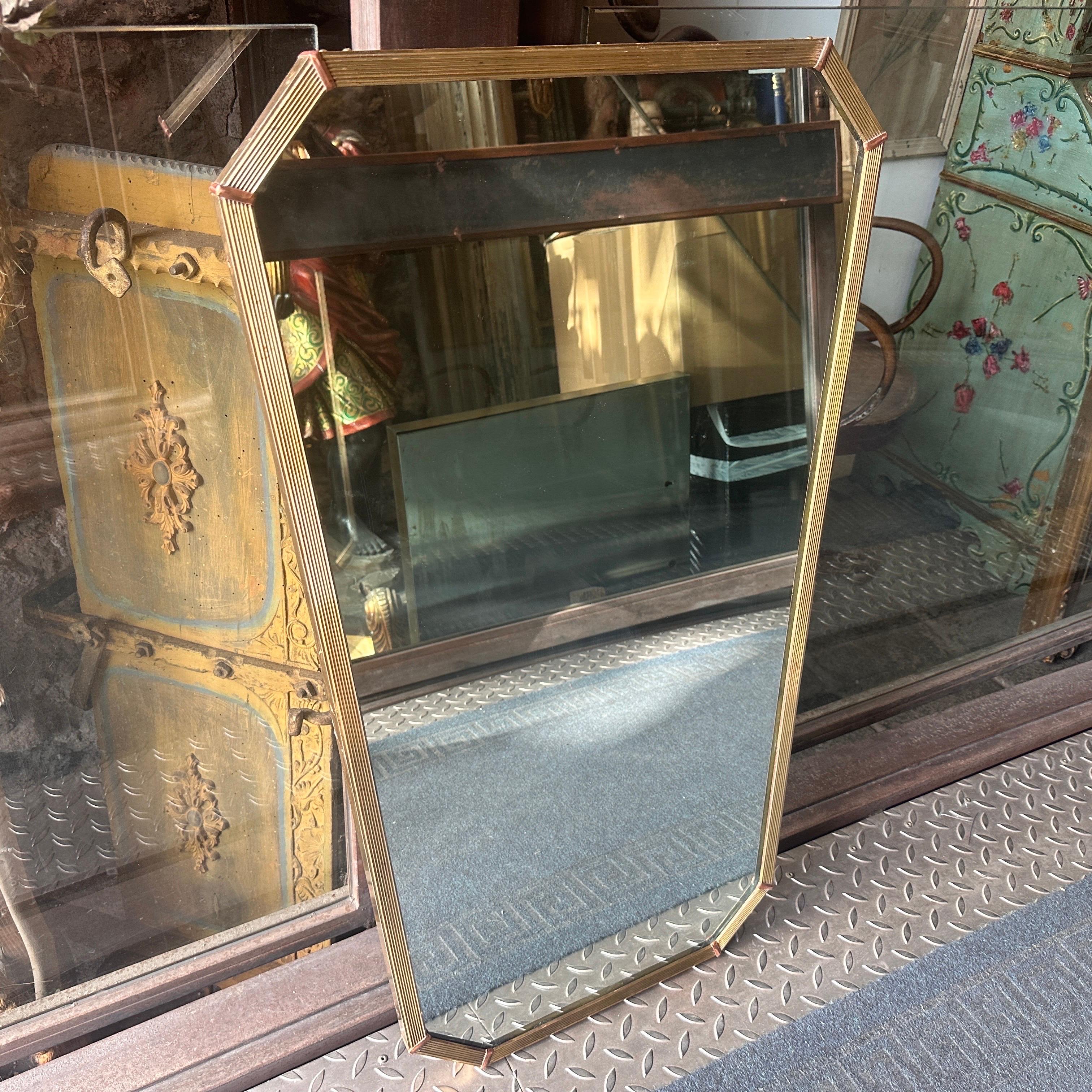 A Pair of 1950s Gio Ponti Style Mid-Century Modern Brass and Copper Wall Mirrors 7