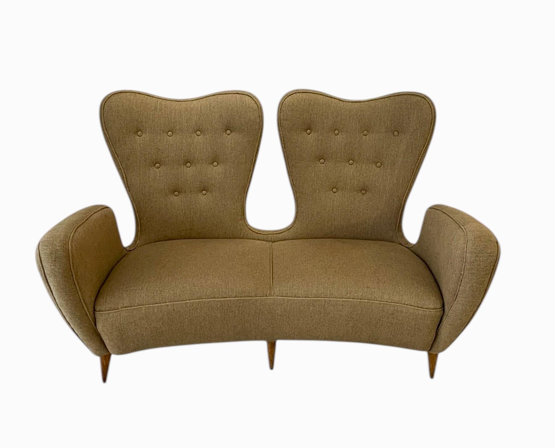 Mid-Century Modern A Pair of 1950s Italian  1950s sofas reupholstered in linen For Sale