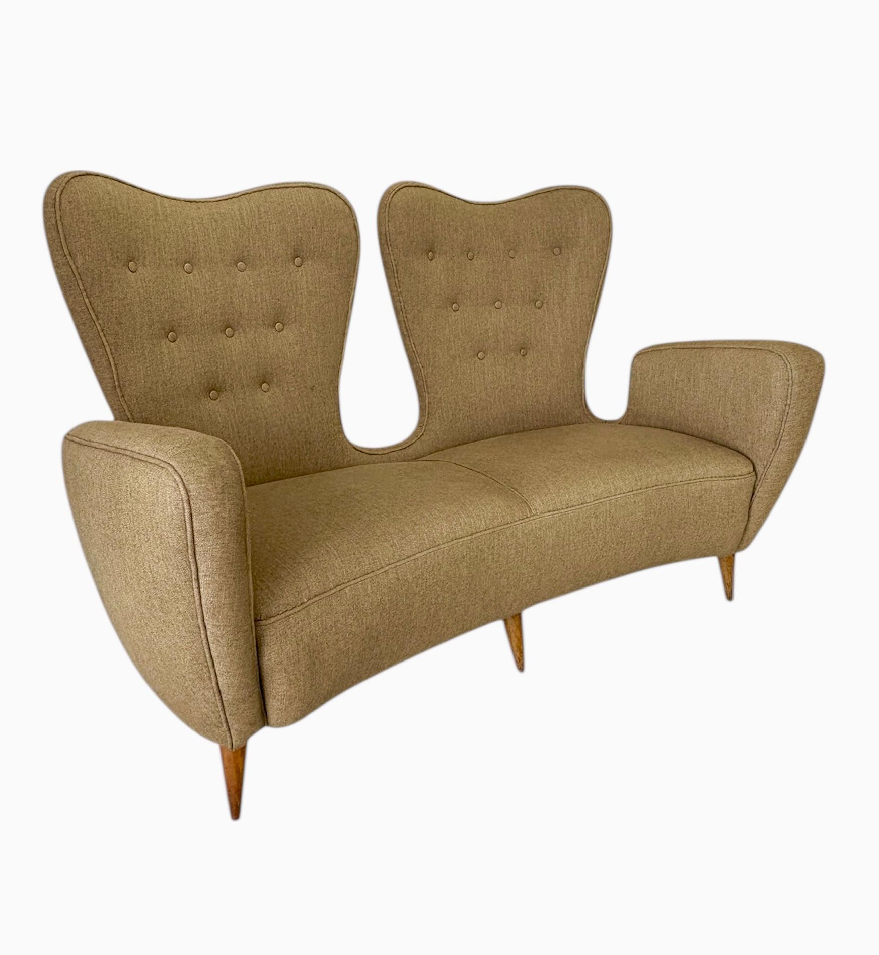 A Pair of 1950s Italian  1950s sofas reupholstered in linen For Sale 3