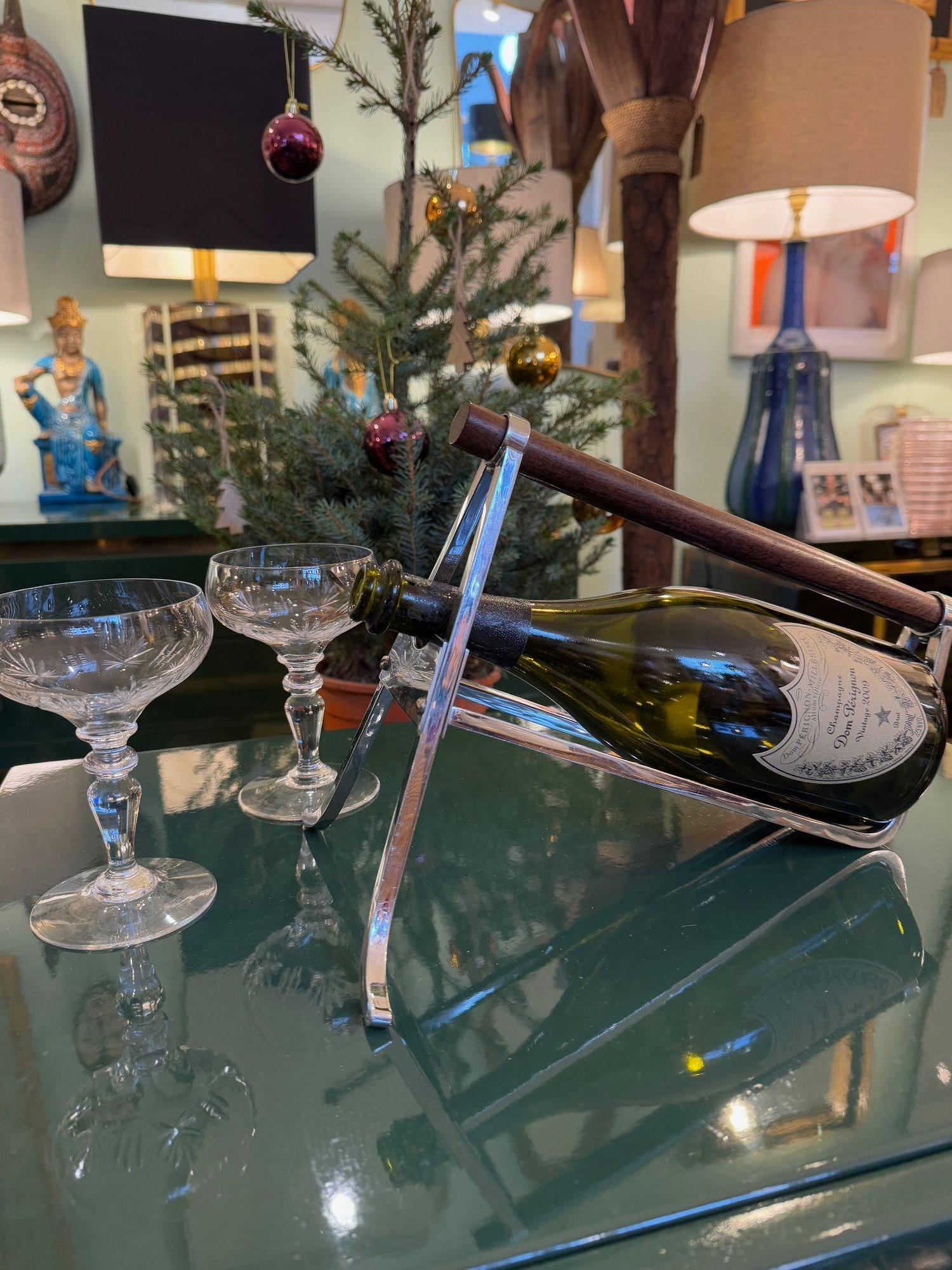 A pair of 1950s Jaques Adnet chrome and walnut bottle holders for Christolfe In Excellent Condition For Sale In London, GB