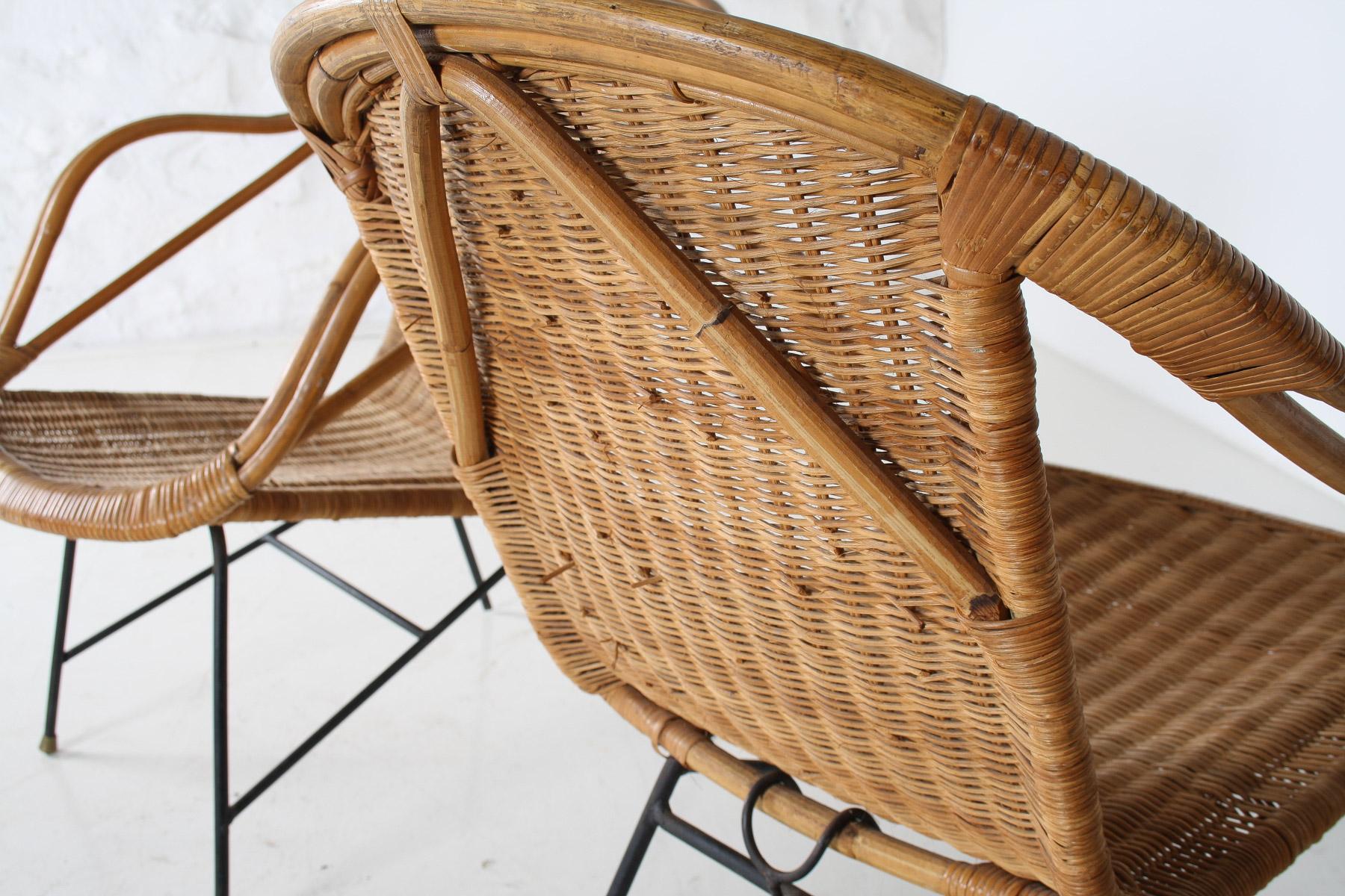 Paire de chaises panier en rotin du milieu du siècle dernier des années 1950 à la manière d'Arthur Umanoff en vente 8
