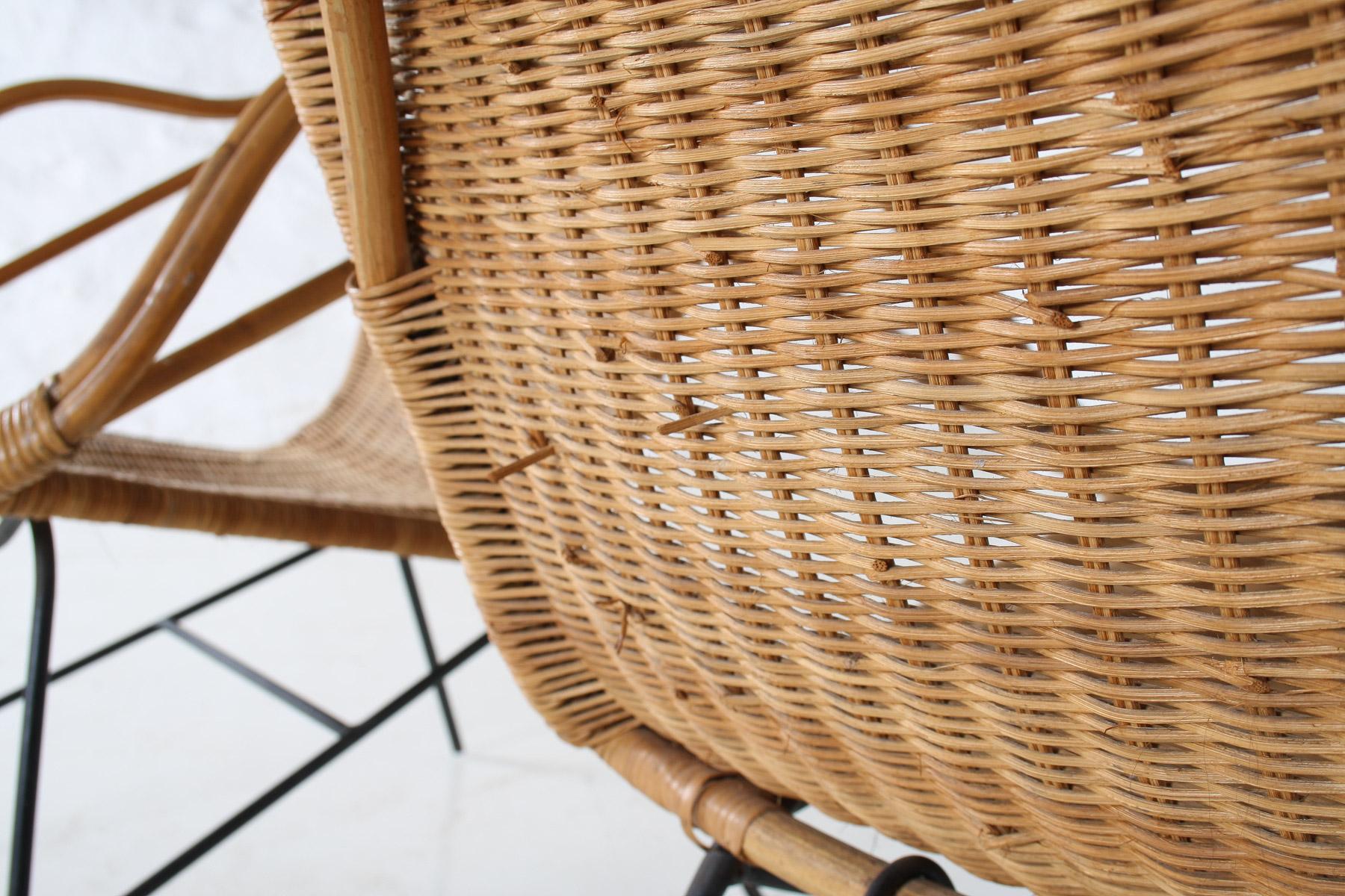 Paire de chaises panier en rotin du milieu du siècle dernier des années 1950 à la manière d'Arthur Umanoff en vente 9