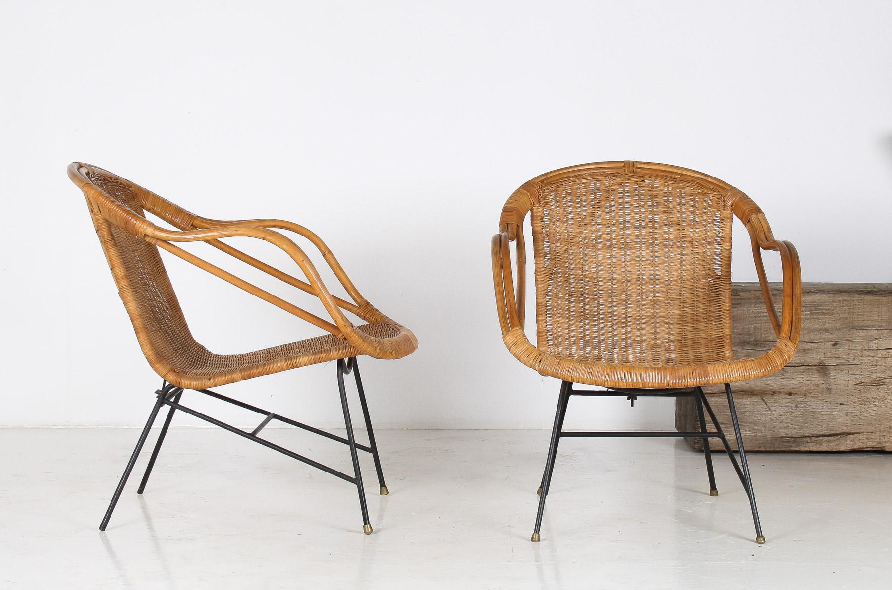 Paire de chaises panier en rotin du milieu du siècle dernier des années 1950 à la manière d'Arthur Umanoff en vente 1