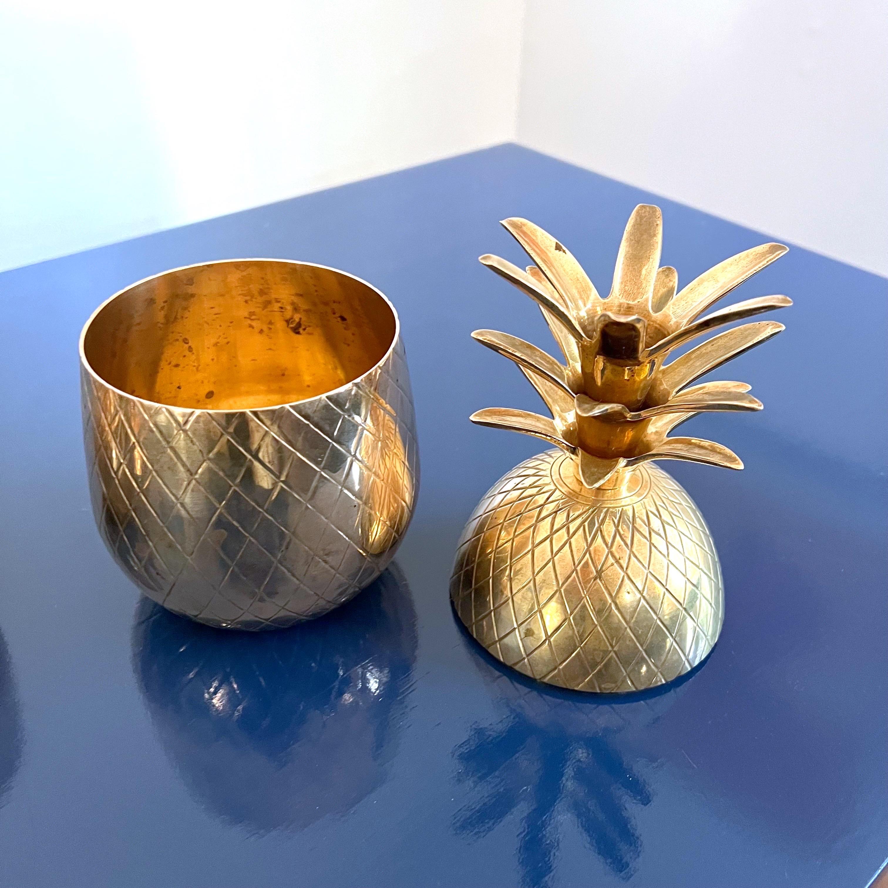 Pair of 1950s Vintage Lidded Brass Pineapple Boxes In Good Condition In Charleston, SC