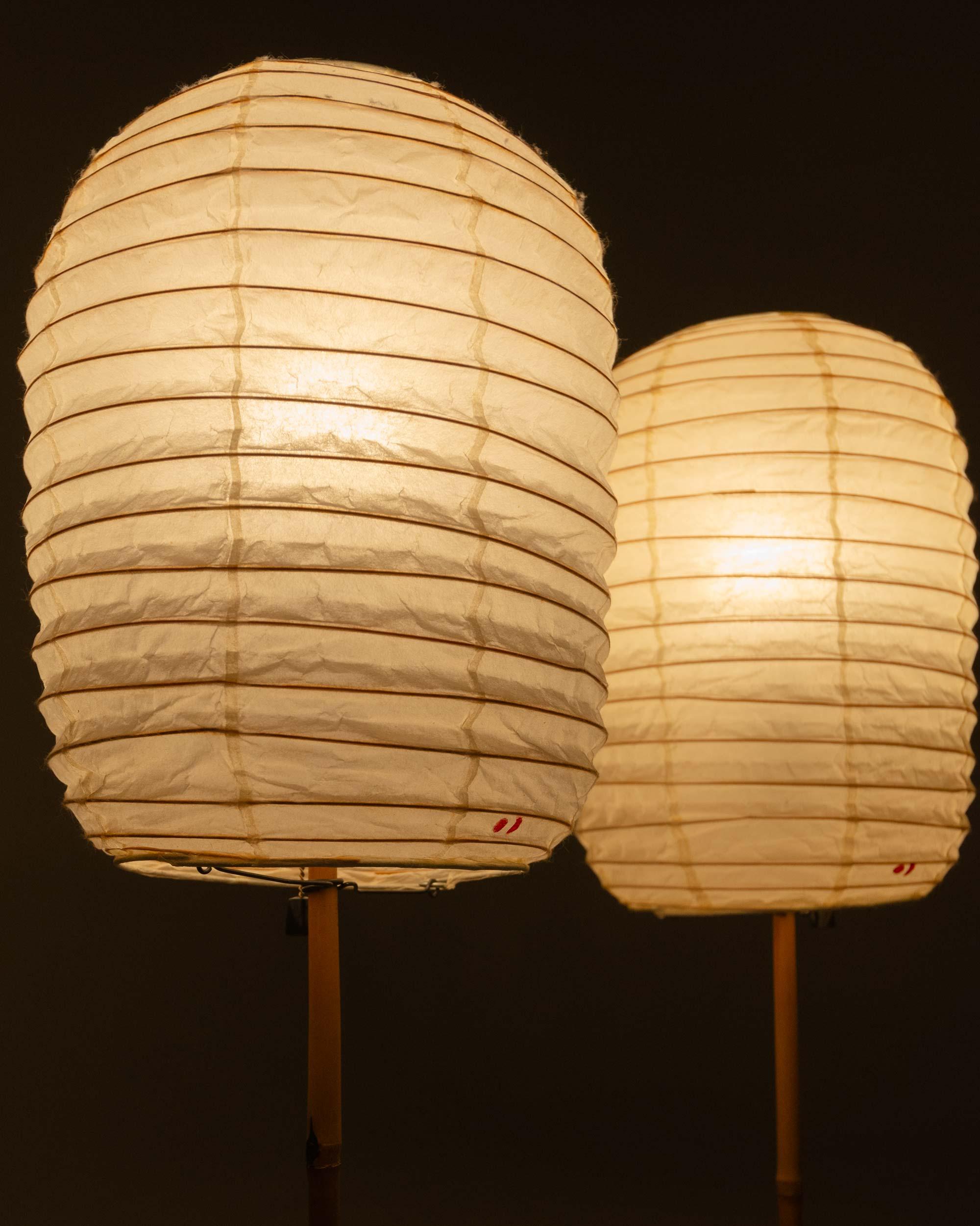 Una coppia di lampade da tavolo Isamu Noguchi Akari del 1951 BB1-30DL, Nuovo stock in vendita 3