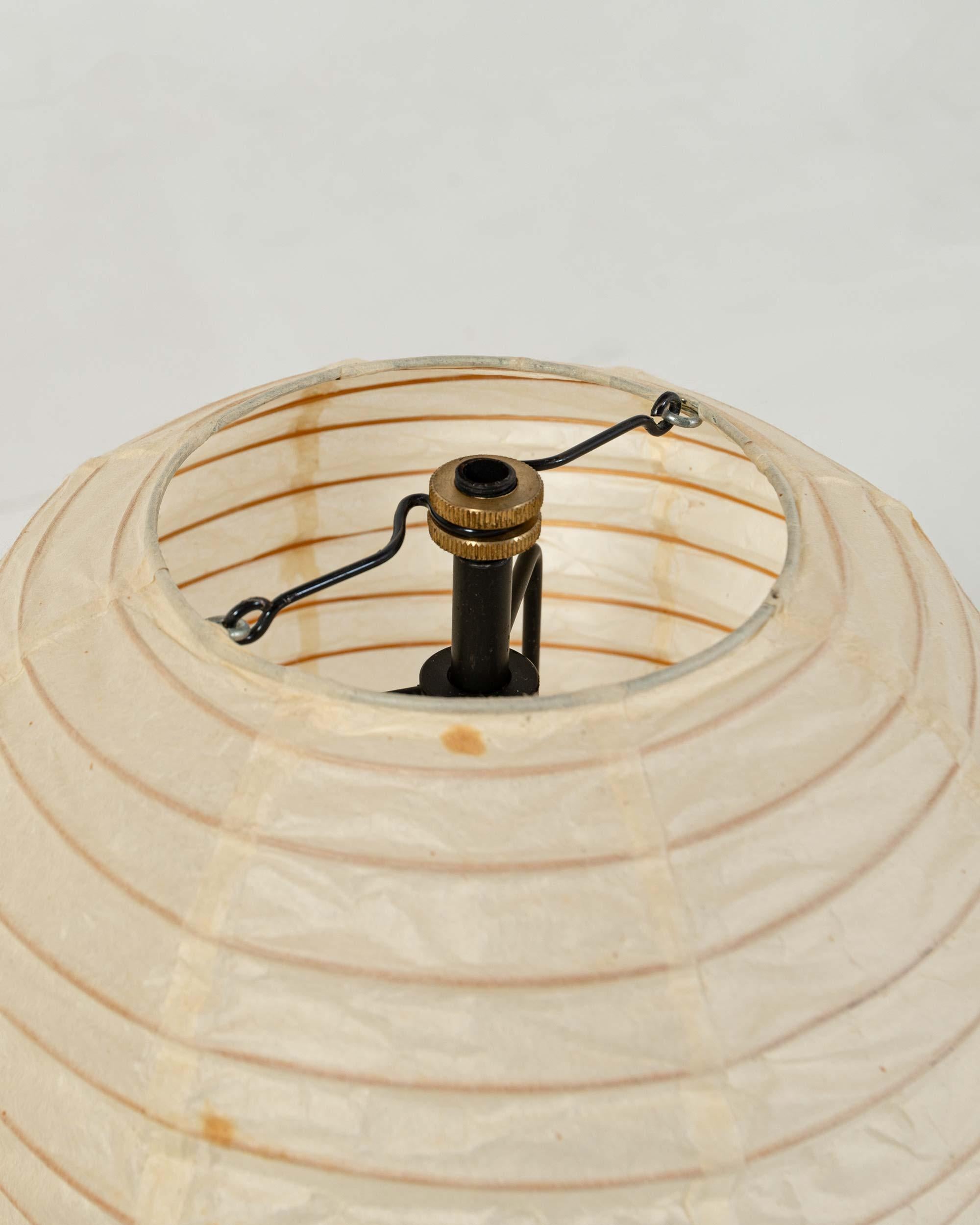 Una coppia di lampade da tavolo Isamu Noguchi Akari del 1951 BB1-30DL, Nuovo stock in vendita 1