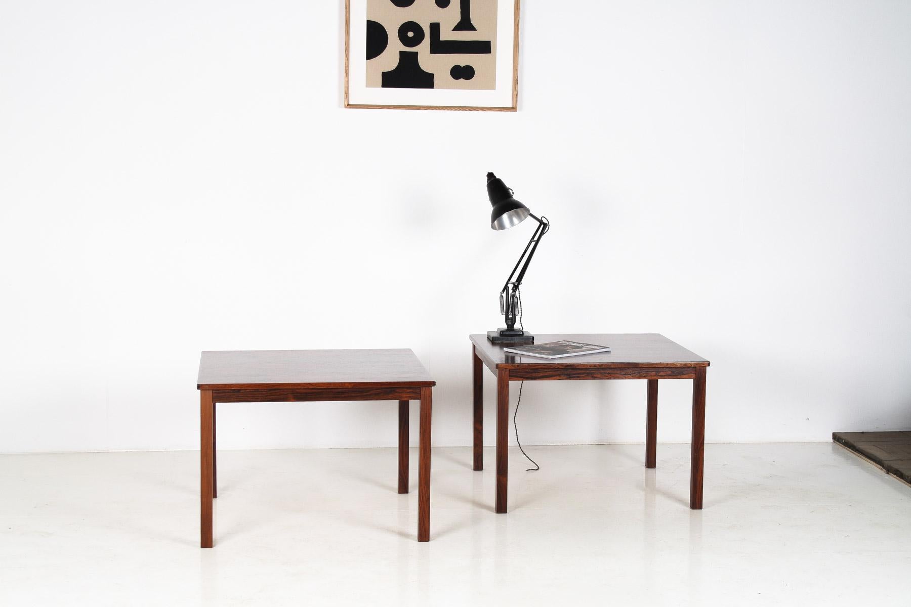 Scandinave moderne Paire de tables basses carrées danoises en bois de rose de style mi-siècle moderne, années 1960/70 en vente
