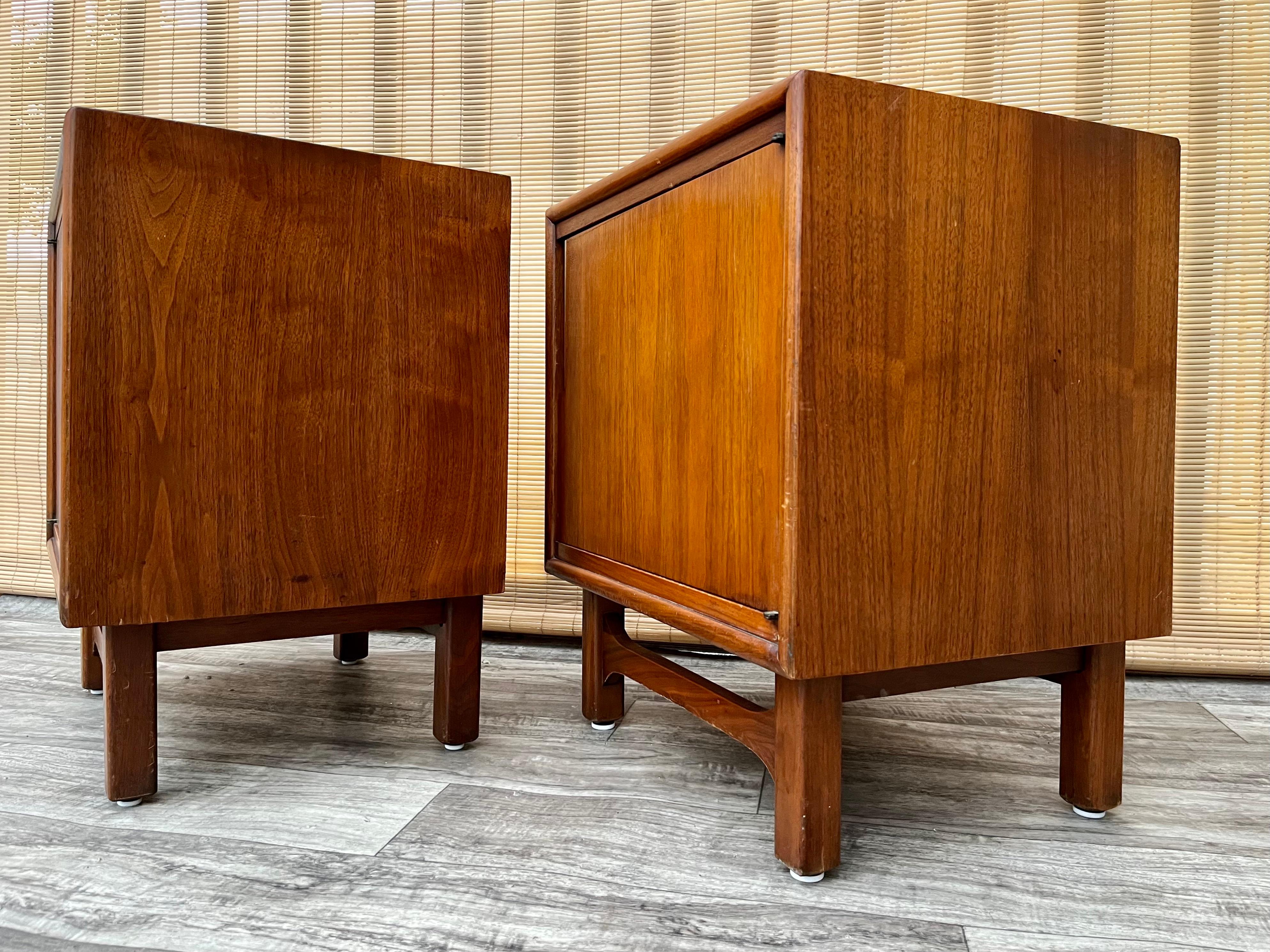Brass Pair of 1960s Mid-Century Modern Nightstands by Cavalier Furniture