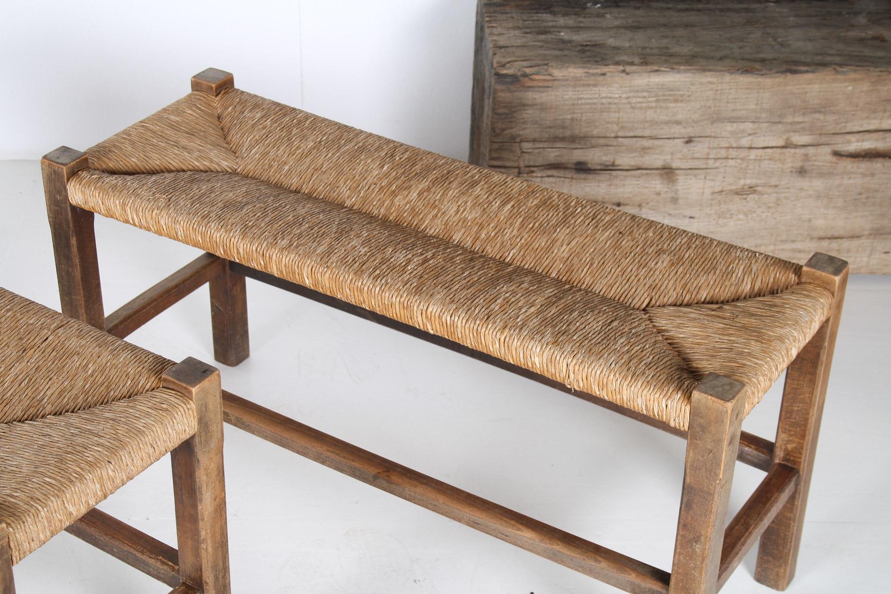 Pareja de bancos de roble de mediados de siglo de 1960 con asientos tradicionales de junco en venta 6