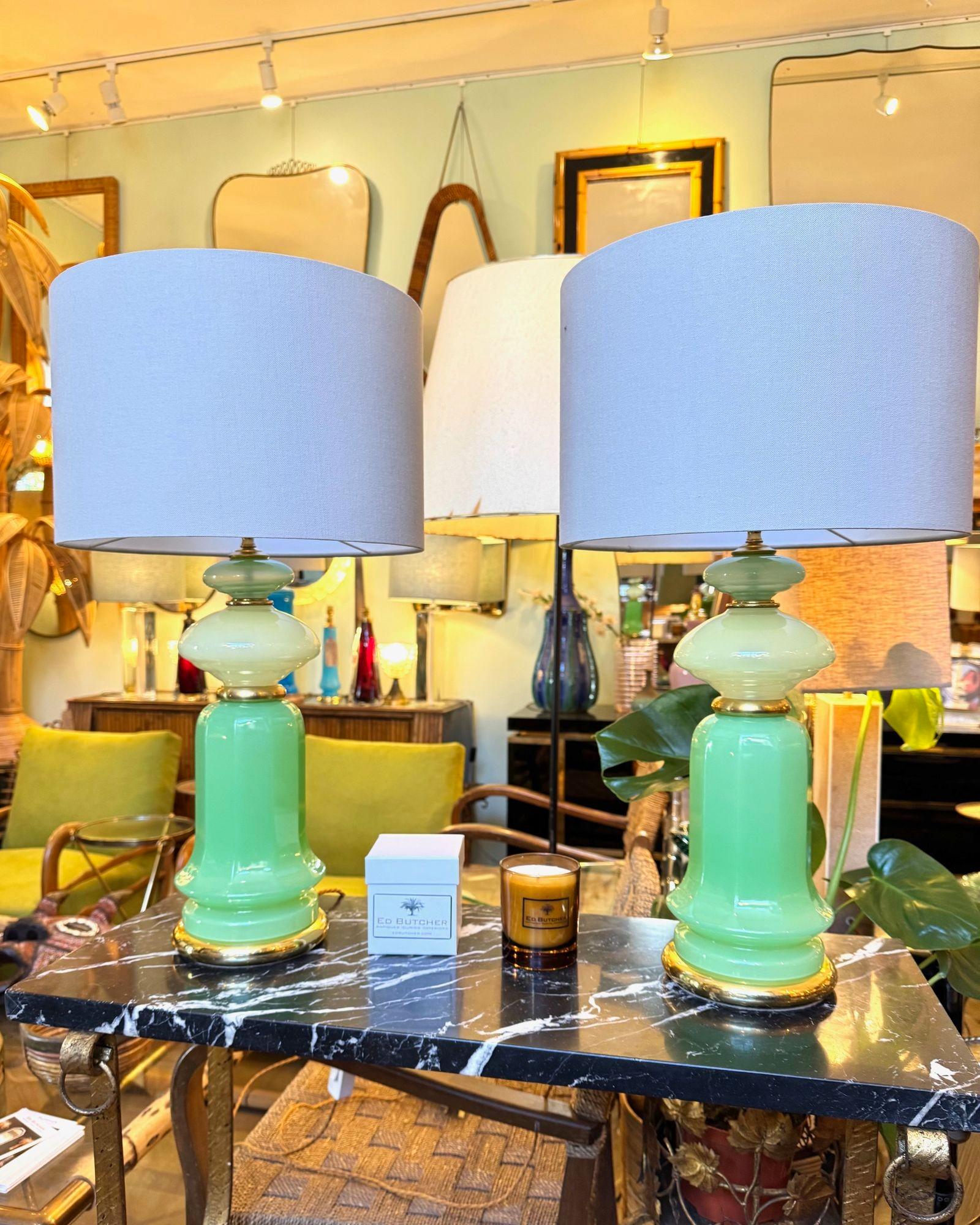 A pair of 1960s Murano glass green opaline lamps with brass base and fittings In Good Condition In London, GB