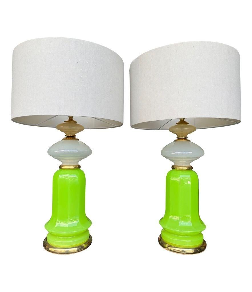 A pair of 1960s opaline, lime green Murano glass lamps by Gino Cenedese For Sale 7