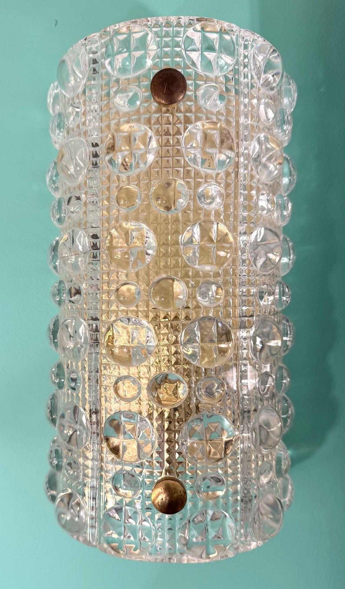 Un par de socnces de pared de cristal Orrefors de los años 60, de Carl Fagerlund para Lyfa mediados del siglo XX en venta
