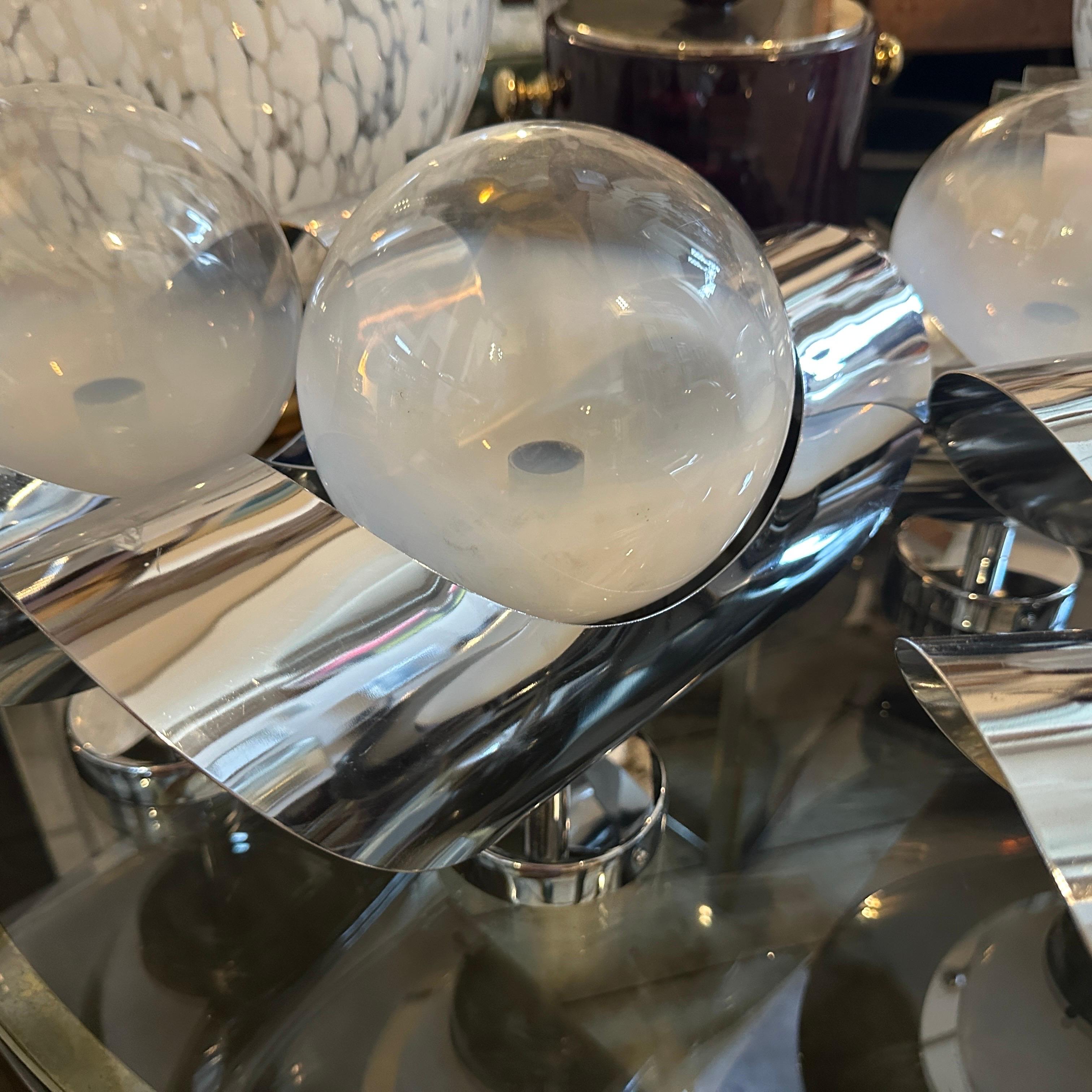 Un par de apliques de acero cromado y cristal de Murano de la Space Age de los años 60, de Mazzega en venta 4