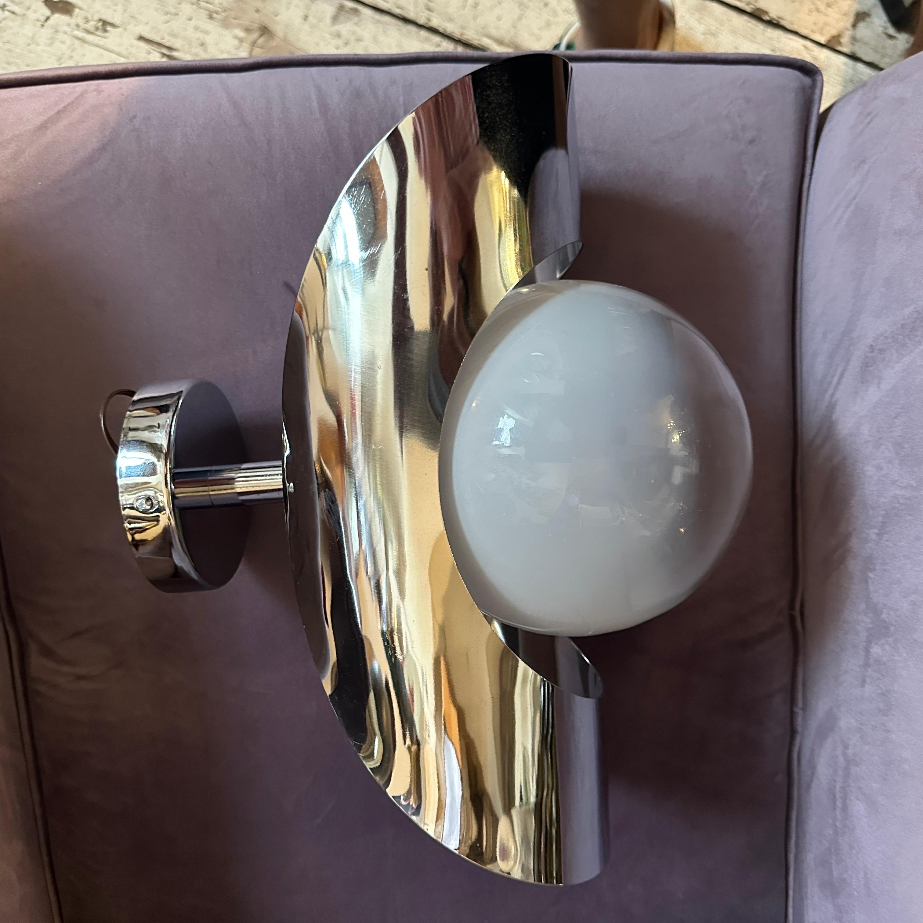 Un par de apliques de acero cromado y cristal de Murano de la Space Age de los años 60, de Mazzega Acero en venta