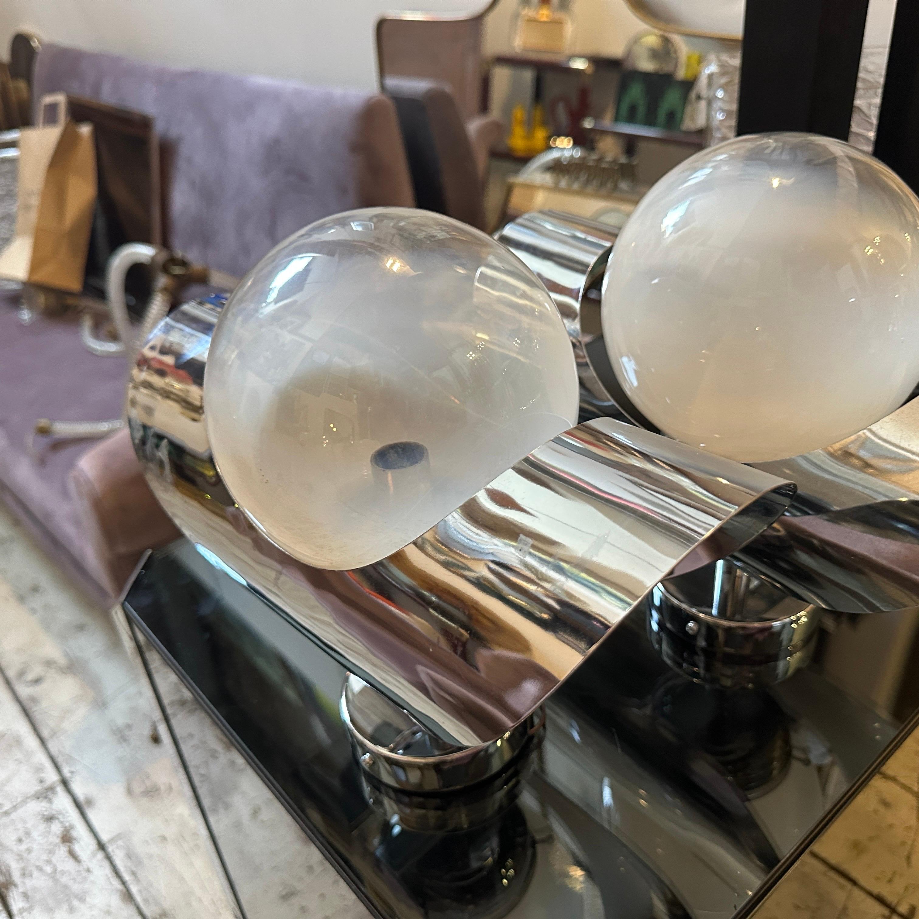 Un par de apliques de acero cromado y cristal de Murano de la Space Age de los años 60, de Mazzega en venta 2