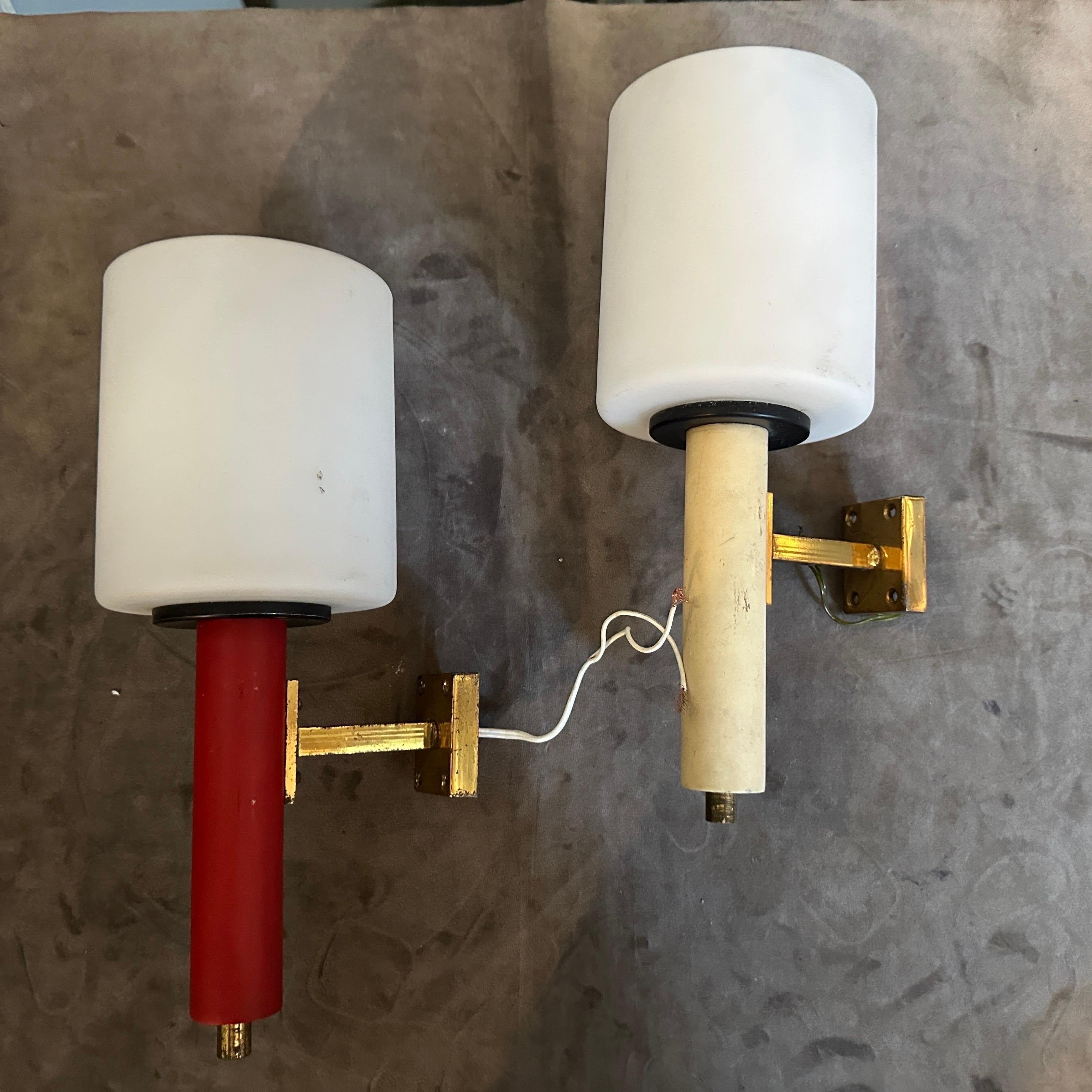 20th Century A pair of 1960s Stilnovo Style Mid-Century Modern Brass Italian Wall Sconces For Sale