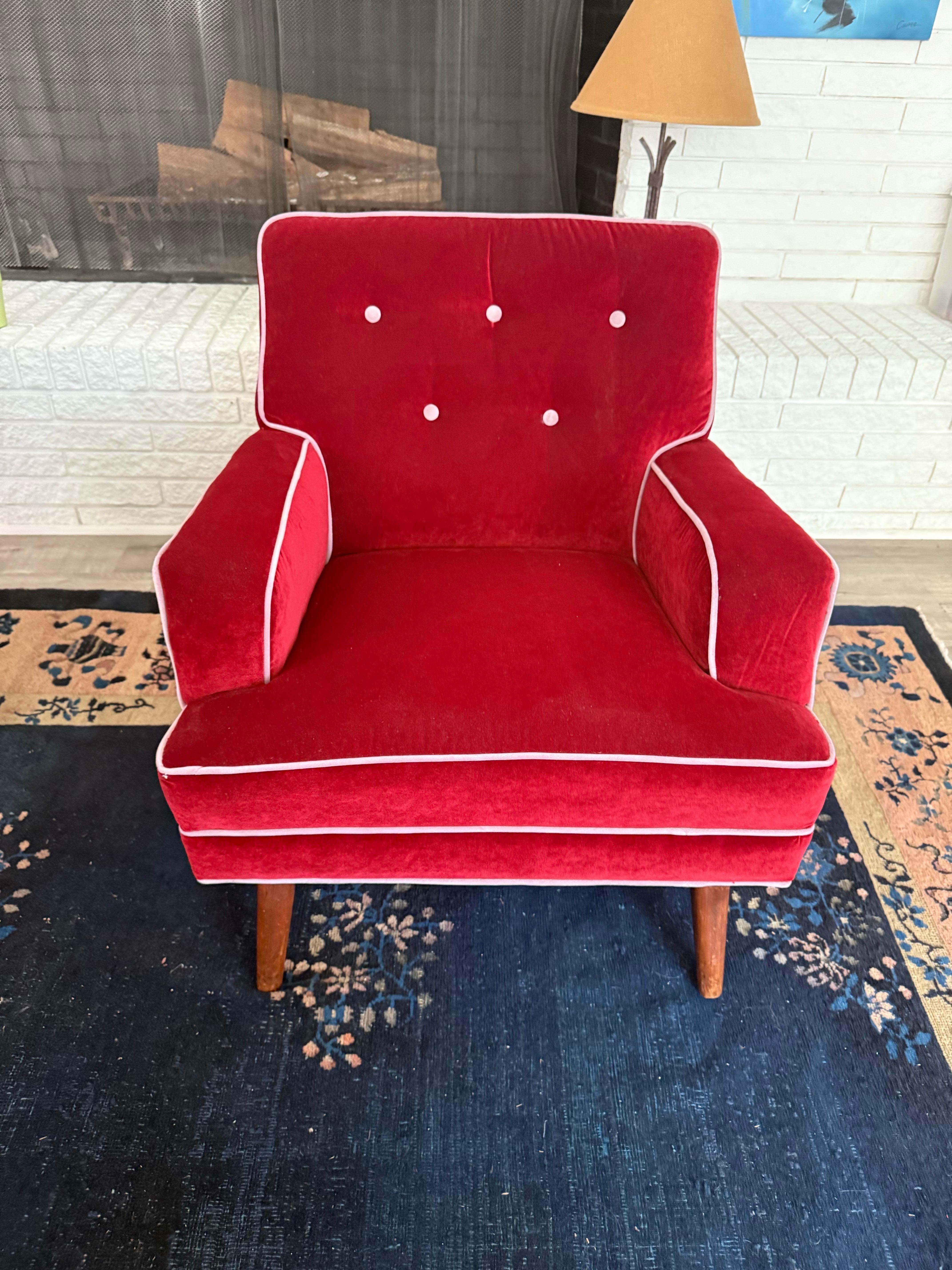 A pair of 1960s Swedish Modern Club Chairs in Merlot Velvet and Lavender For Sale 2