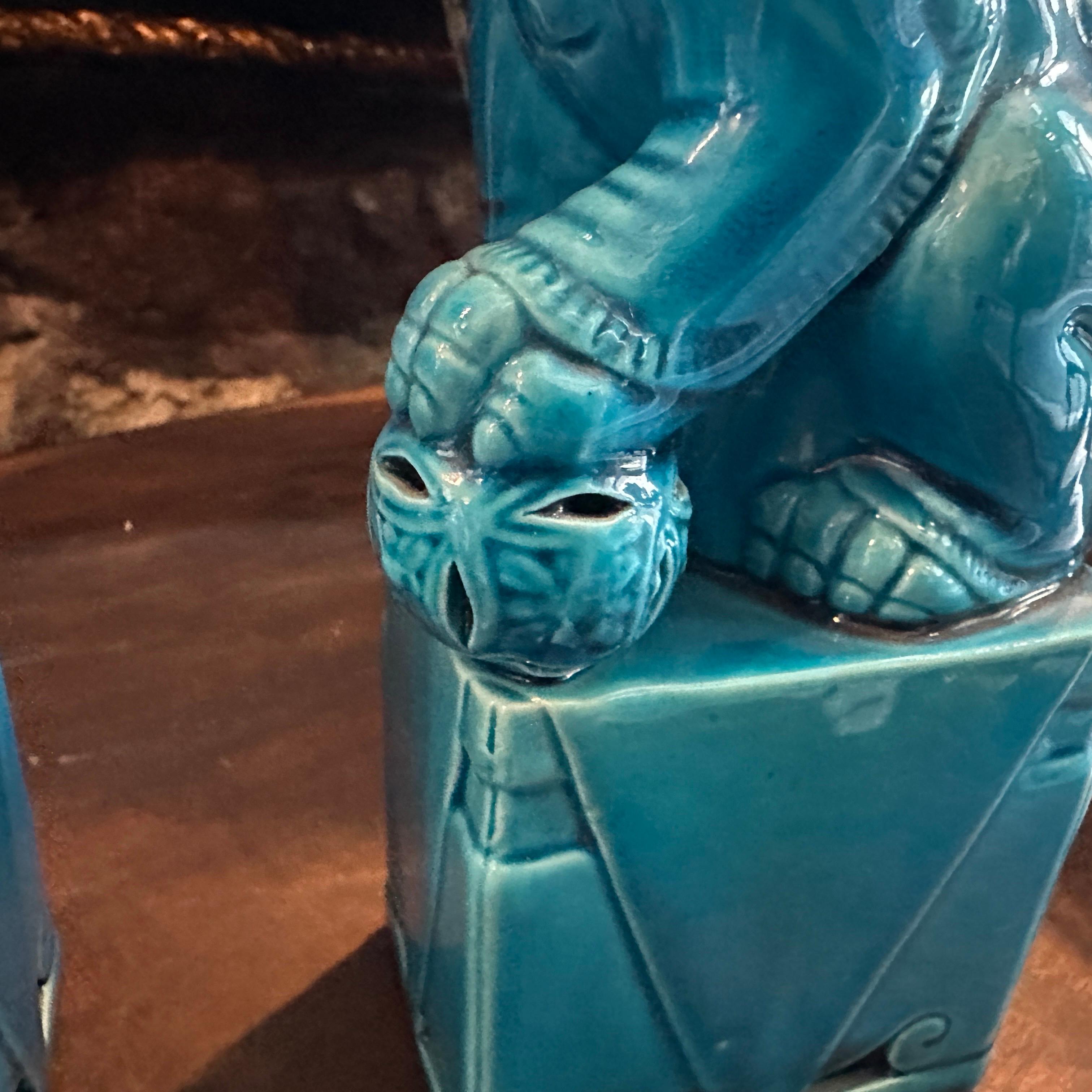 A pair of 1960s Turquoise Glazed Ceramic Chinese Pho Dogs For Sale 7