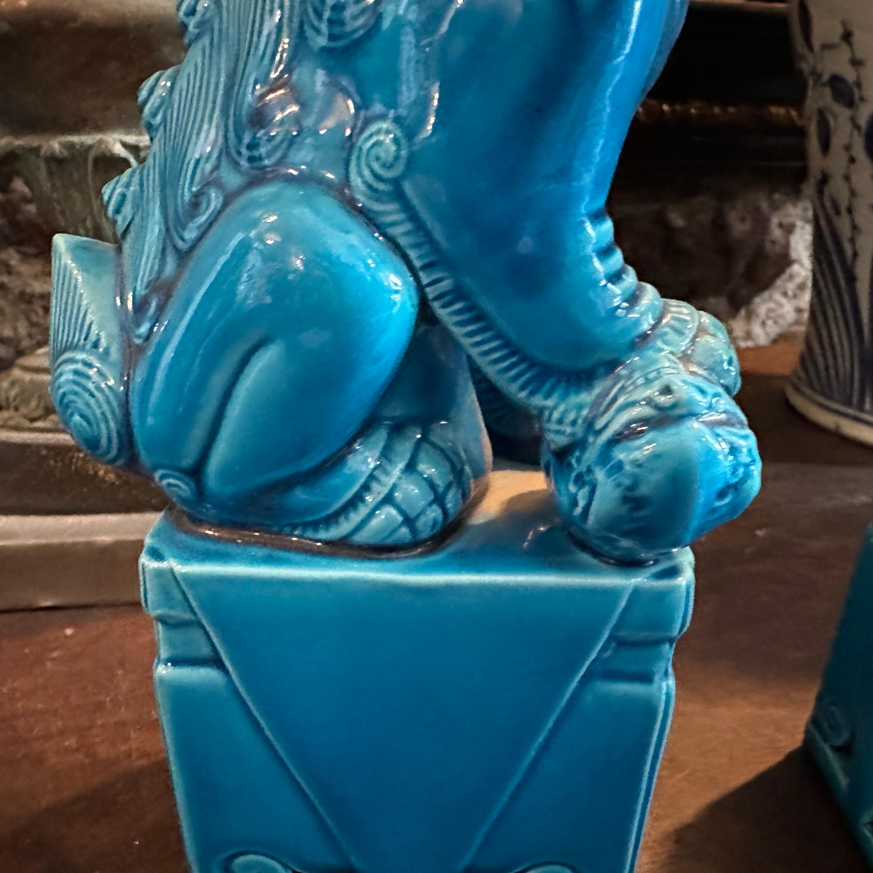 A pair of 1960s Turquoise Glazed Ceramic Chinese Pho Dogs For Sale 2
