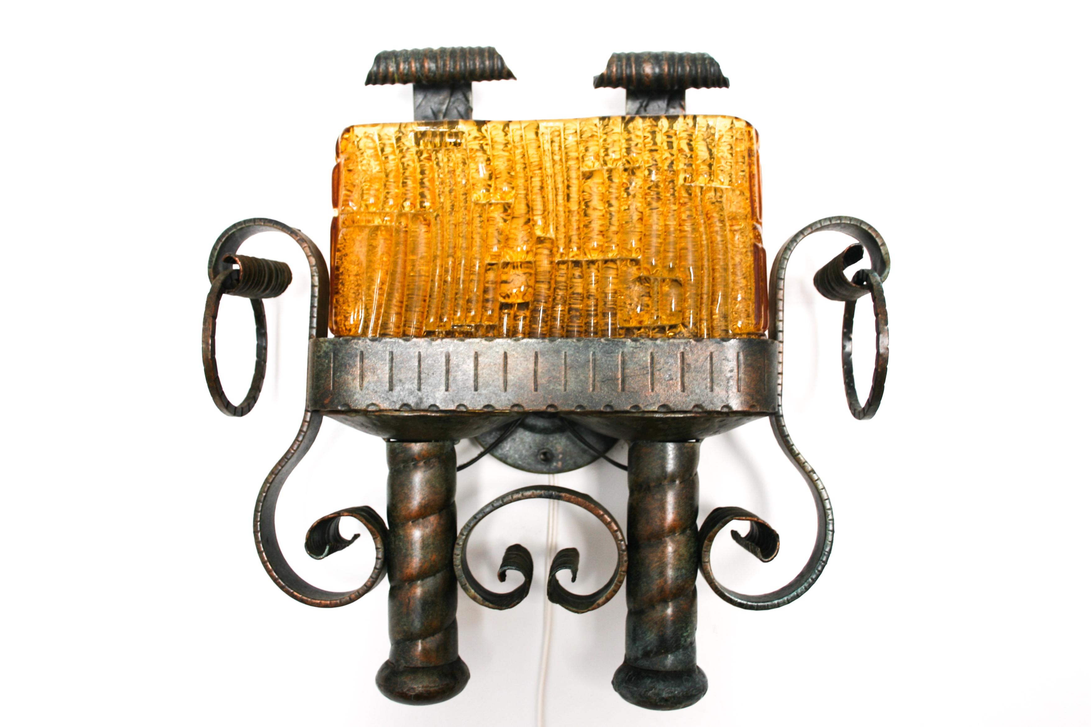 20th Century Pair of 1960s Wrought Iron and Glass Brutalist Wall Lamps For Sale