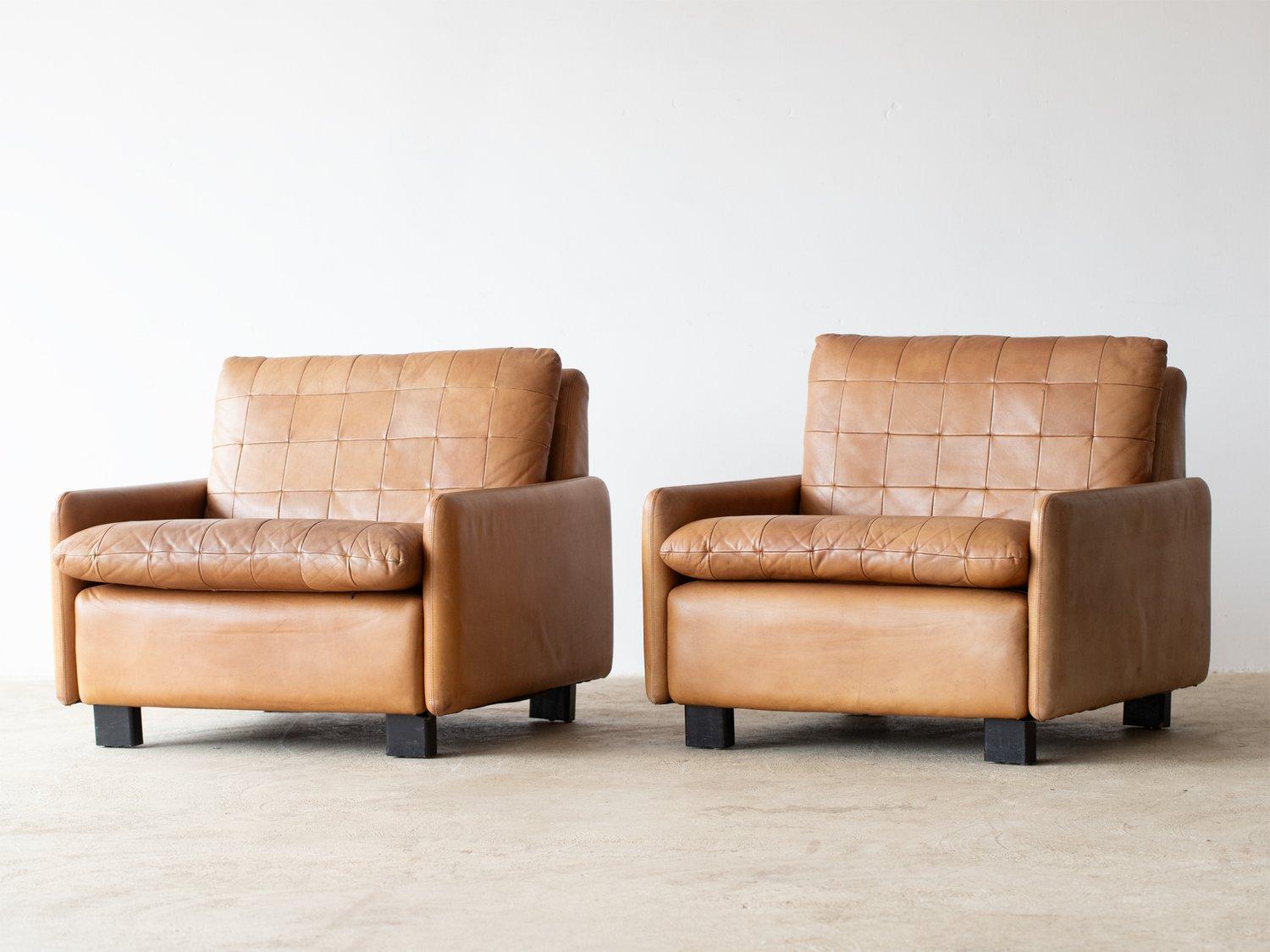 A Pair of 1970s Italian Mid Century Patchwork Tan Leather Club Armchairs For Sale 4