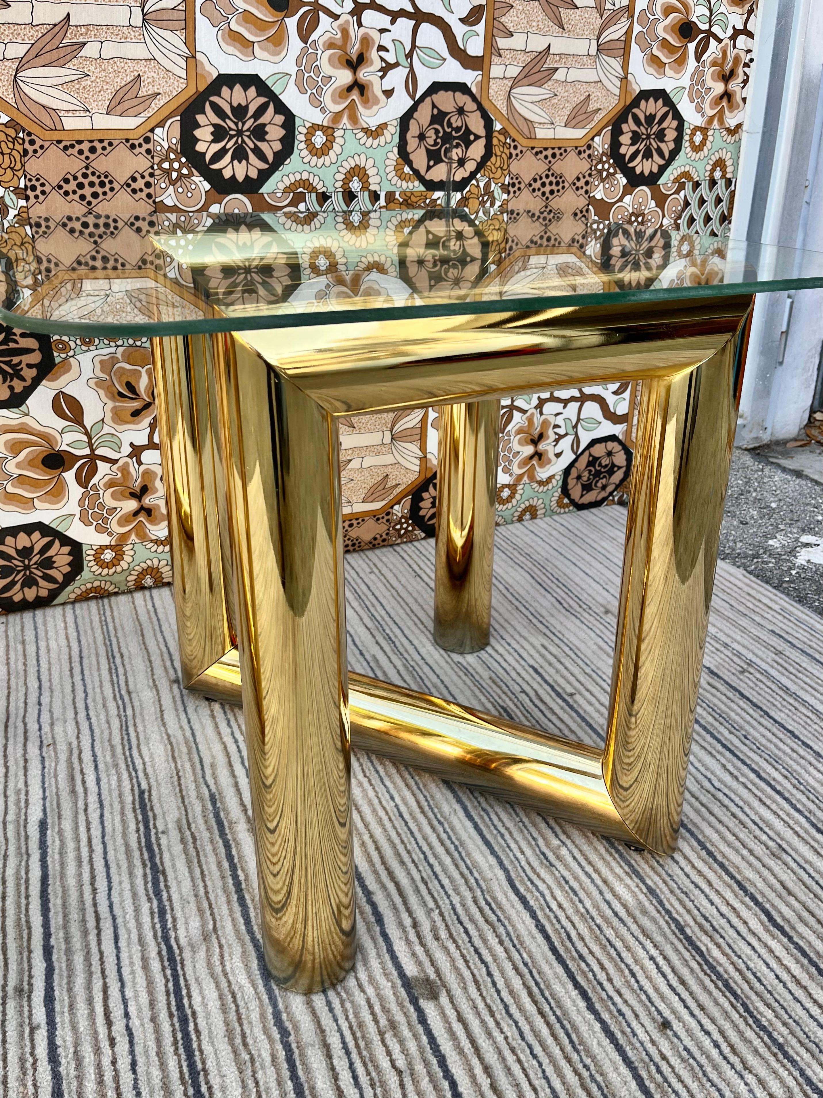 Pair of 1970s Mid-Century Modern Brass Z Tables in the Karl Springer's Style In Good Condition In Miami, FL
