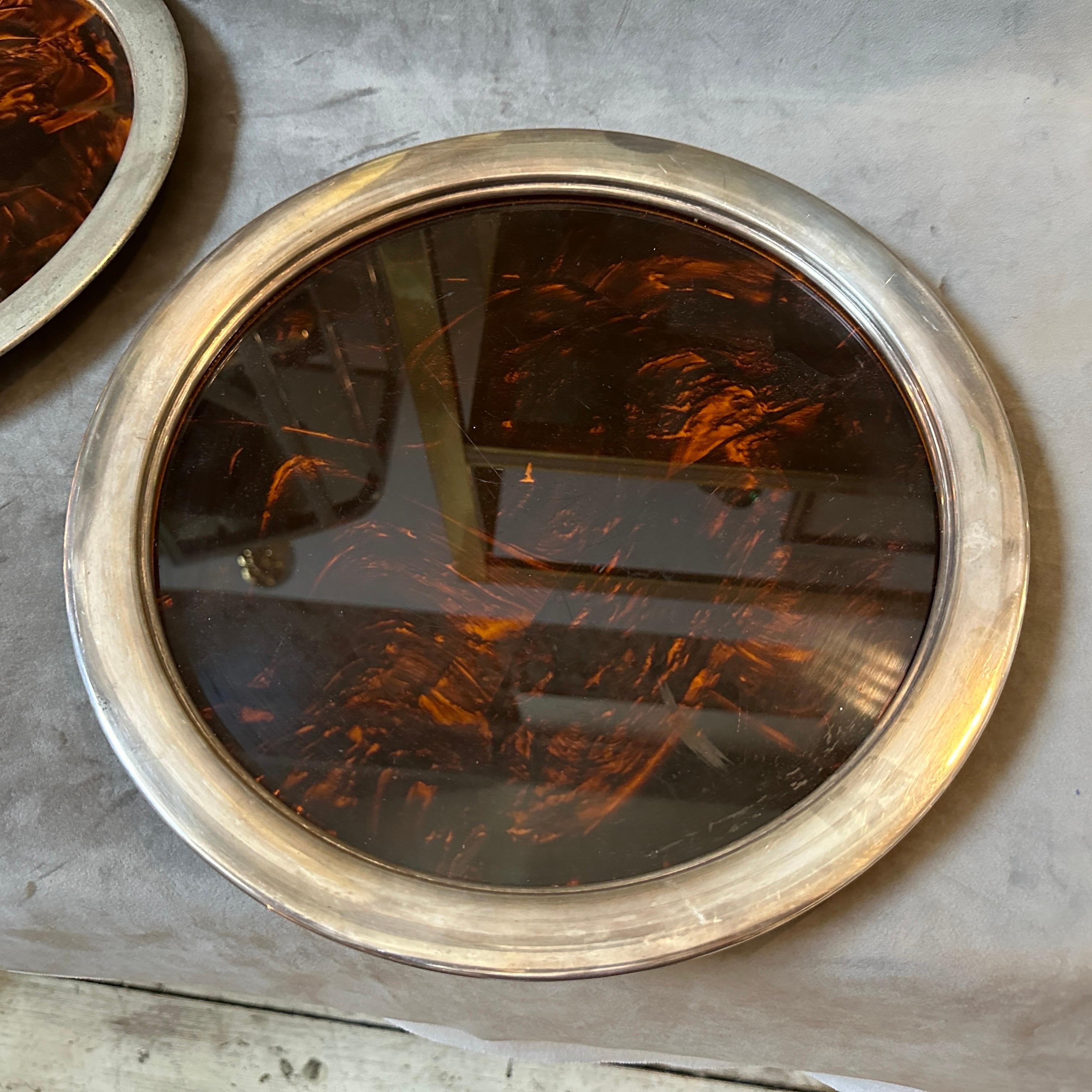 A Pair of 1970s Mid-Century Modern Fake Tortoise Lucite Round Trays by Guzzini 5