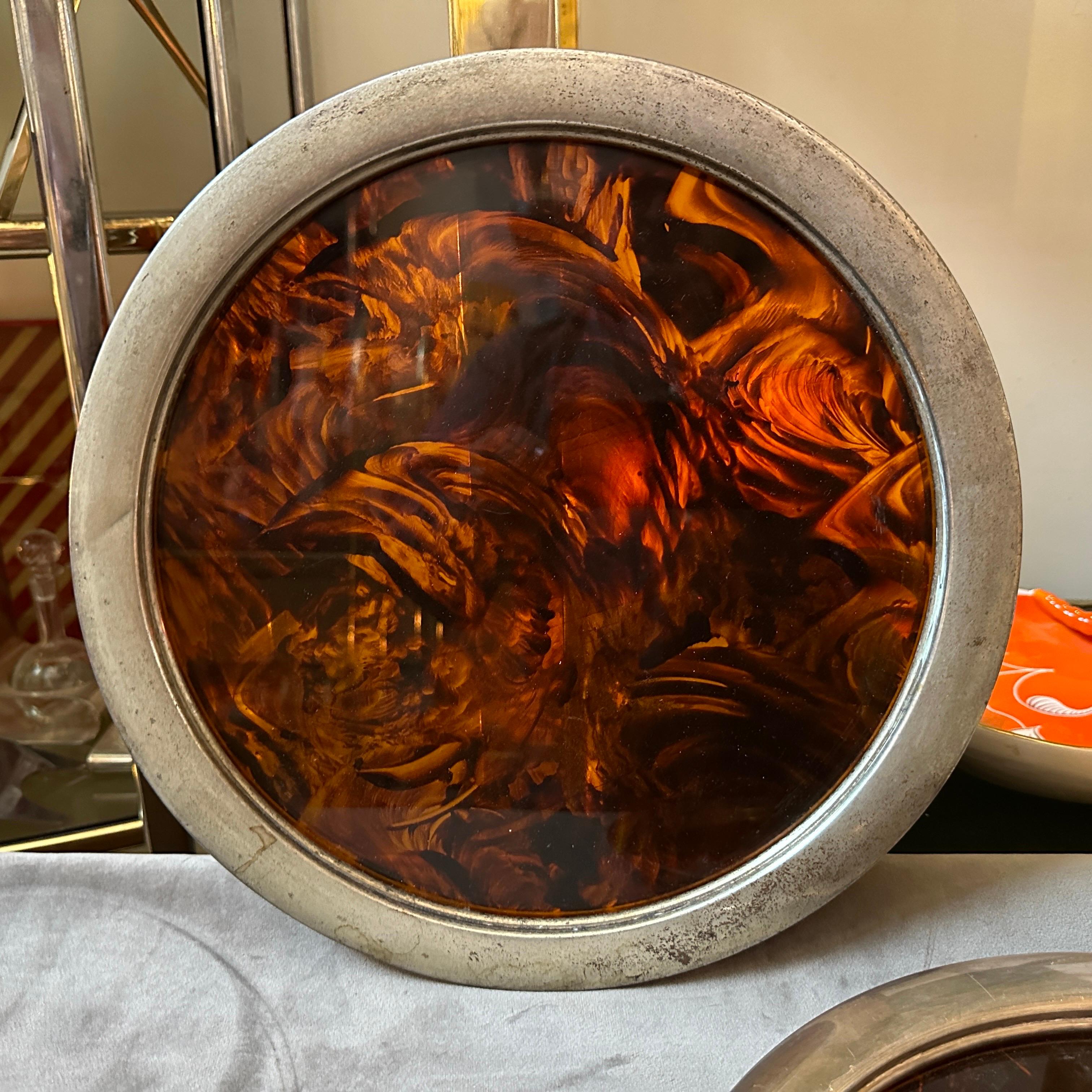 20th Century A Pair of 1970s Mid-Century Modern Fake Tortoise Lucite Round Trays by Guzzini