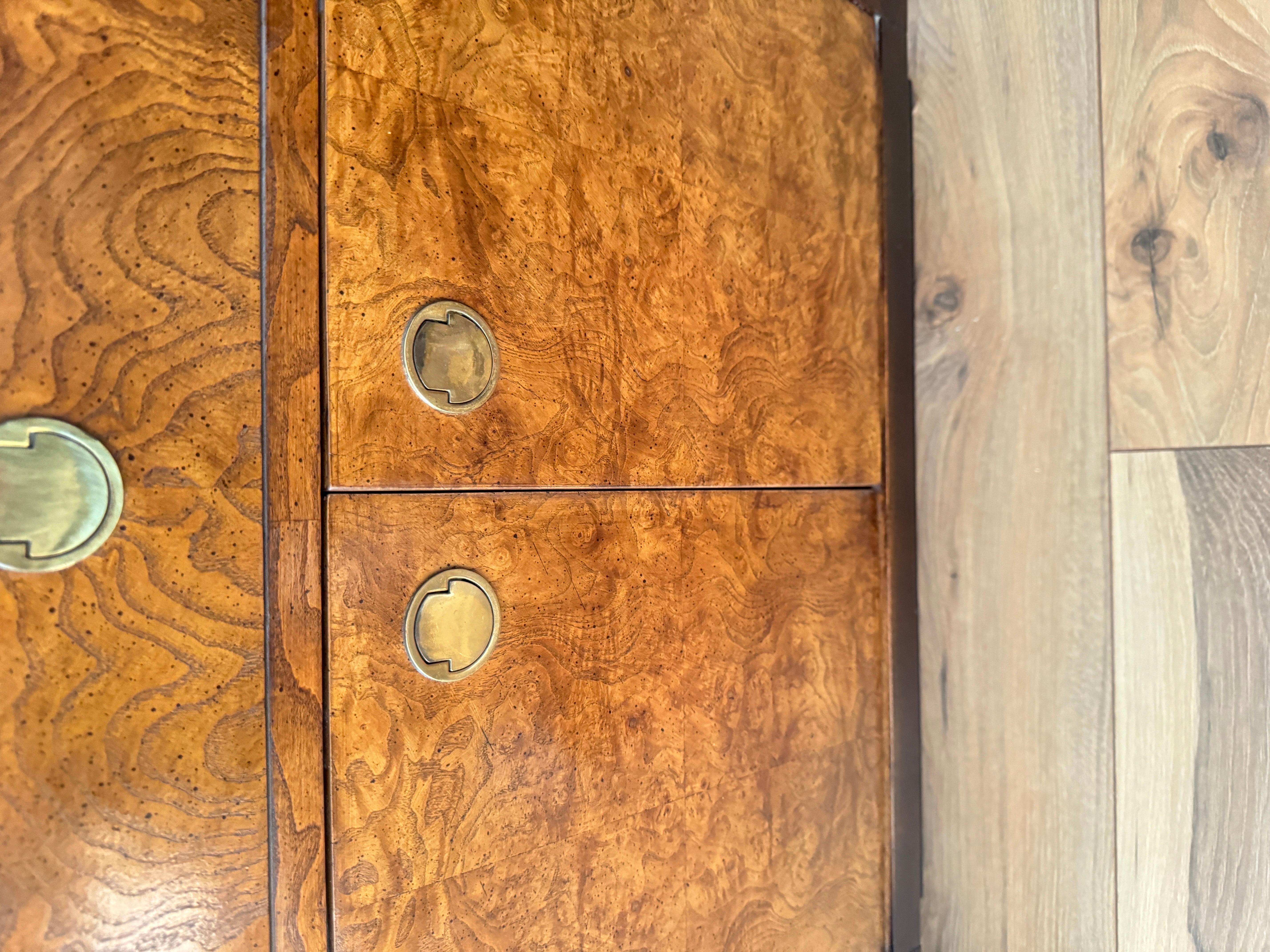 A Pair of 1970s Milo Baughman Style Burl Wood Nightstands by Century Furniture  For Sale 4