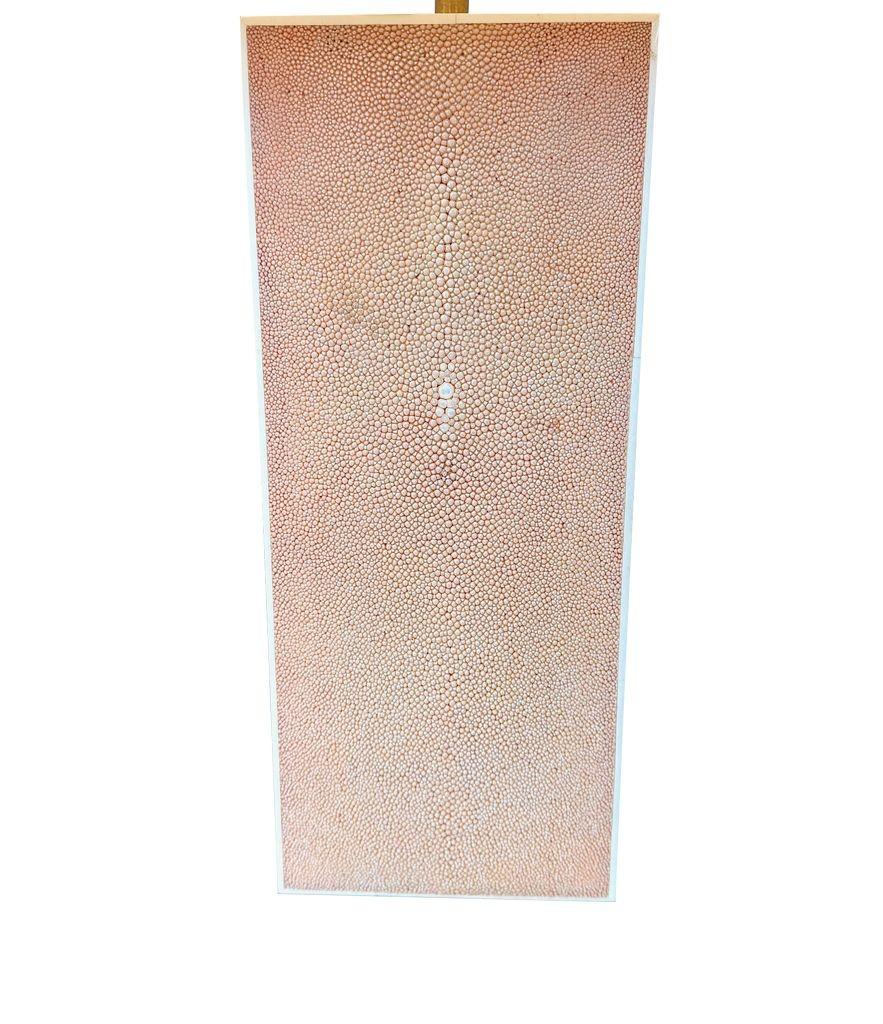 Ein Paar pastellrosa Lampen aus den 1970er Jahren mit natürlichen Leinenschirmen im Angebot 5