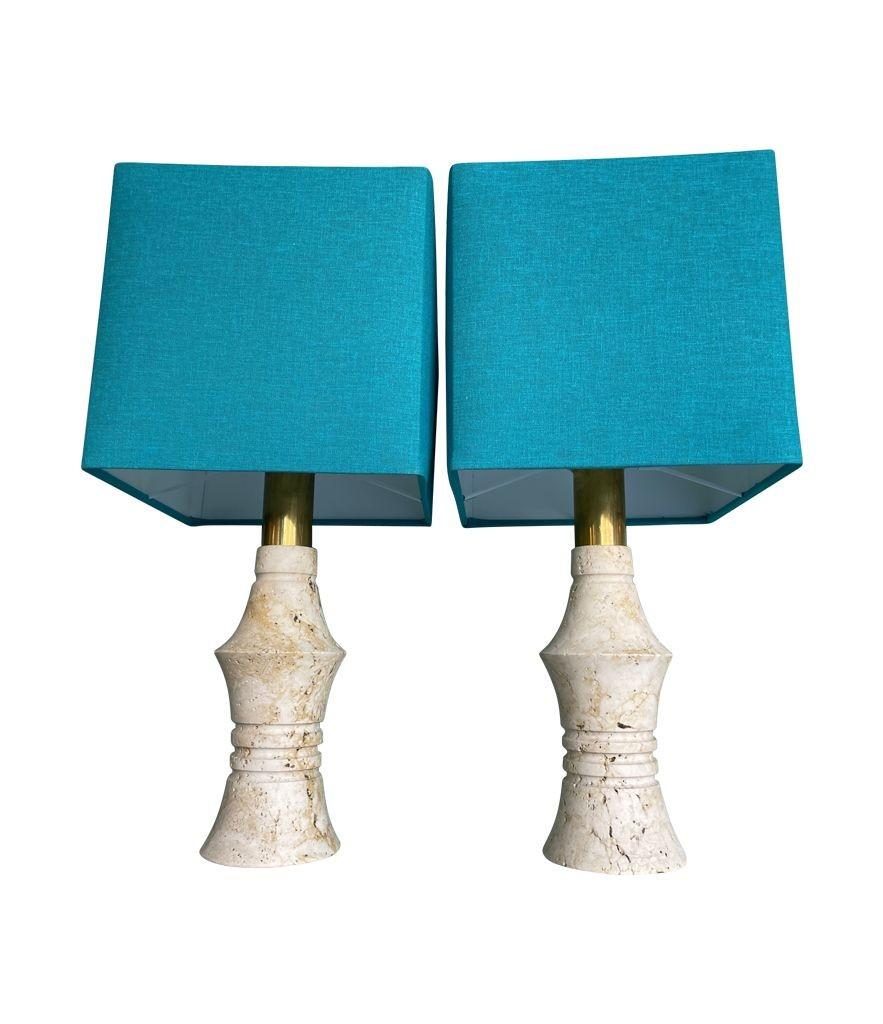 A pair of 1970s sculptural shaped travertine lamps by Fratelli Mannelli For Sale 7