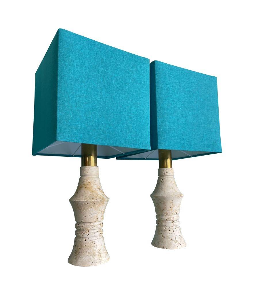 A pair of 1970s sculptural shaped travertine lamps by Fratelli Mannelli For Sale 8