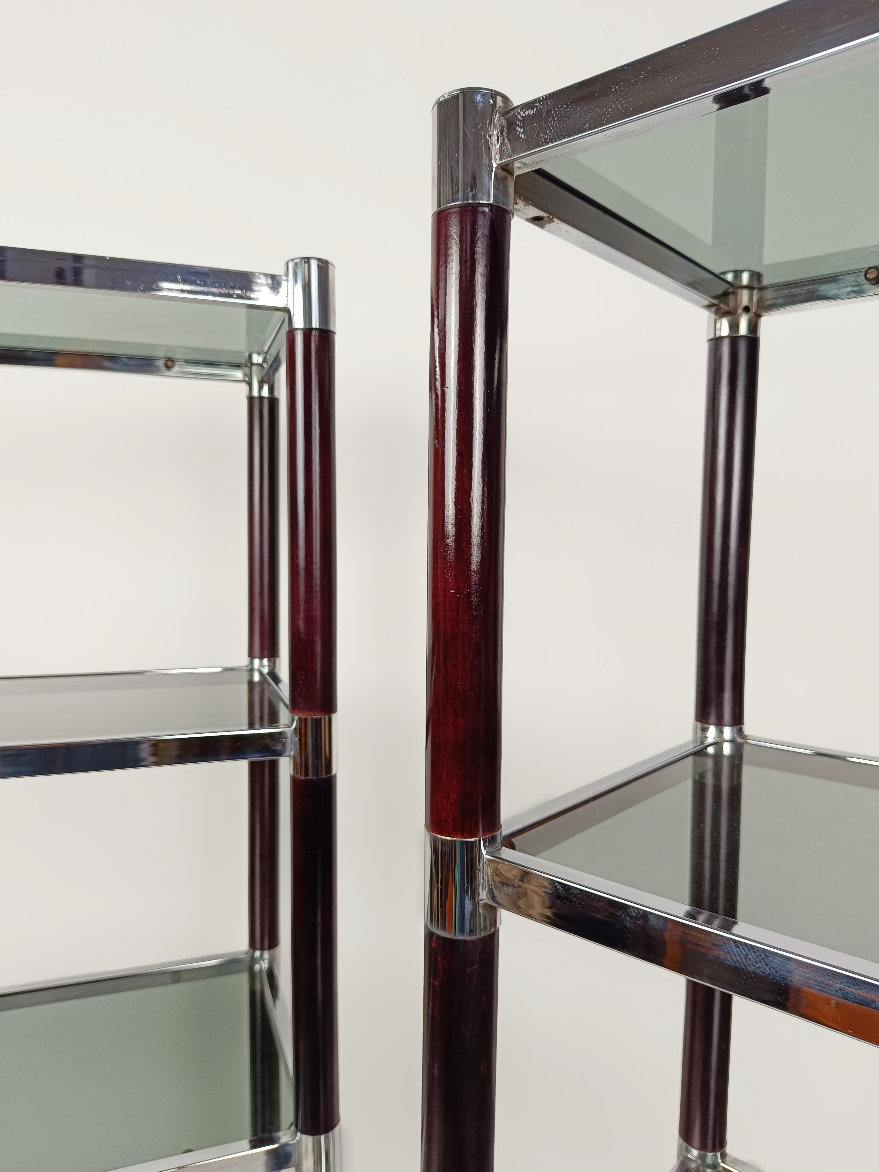 A Pair of 1970s Shelves / étagère in Chromed Metal, Solid Wood and Smoked Glass  For Sale 6