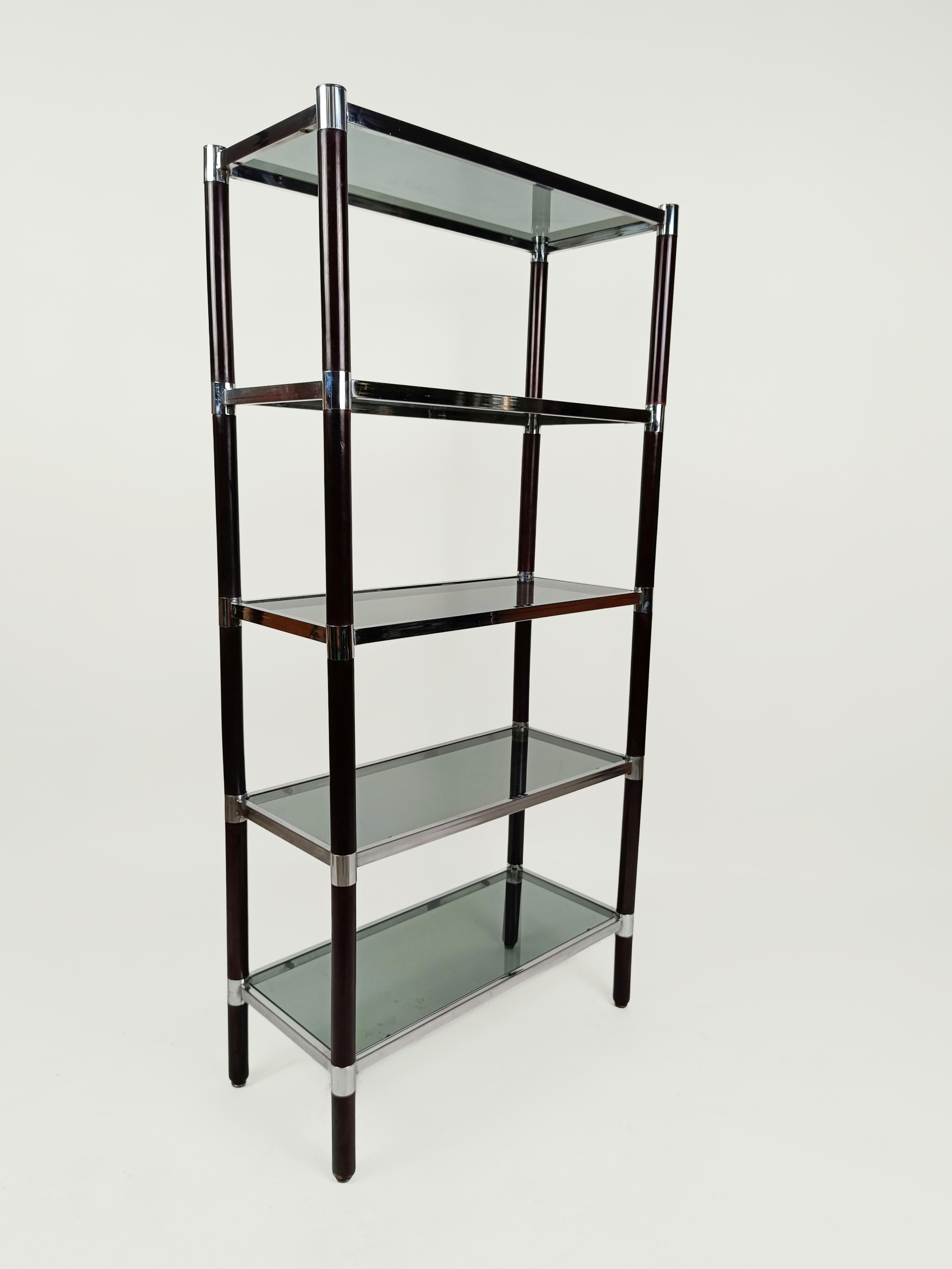 A Pair of 1970s Shelves / étagère in Chromed Metal, Solid Wood and Smoked Glass  For Sale 12