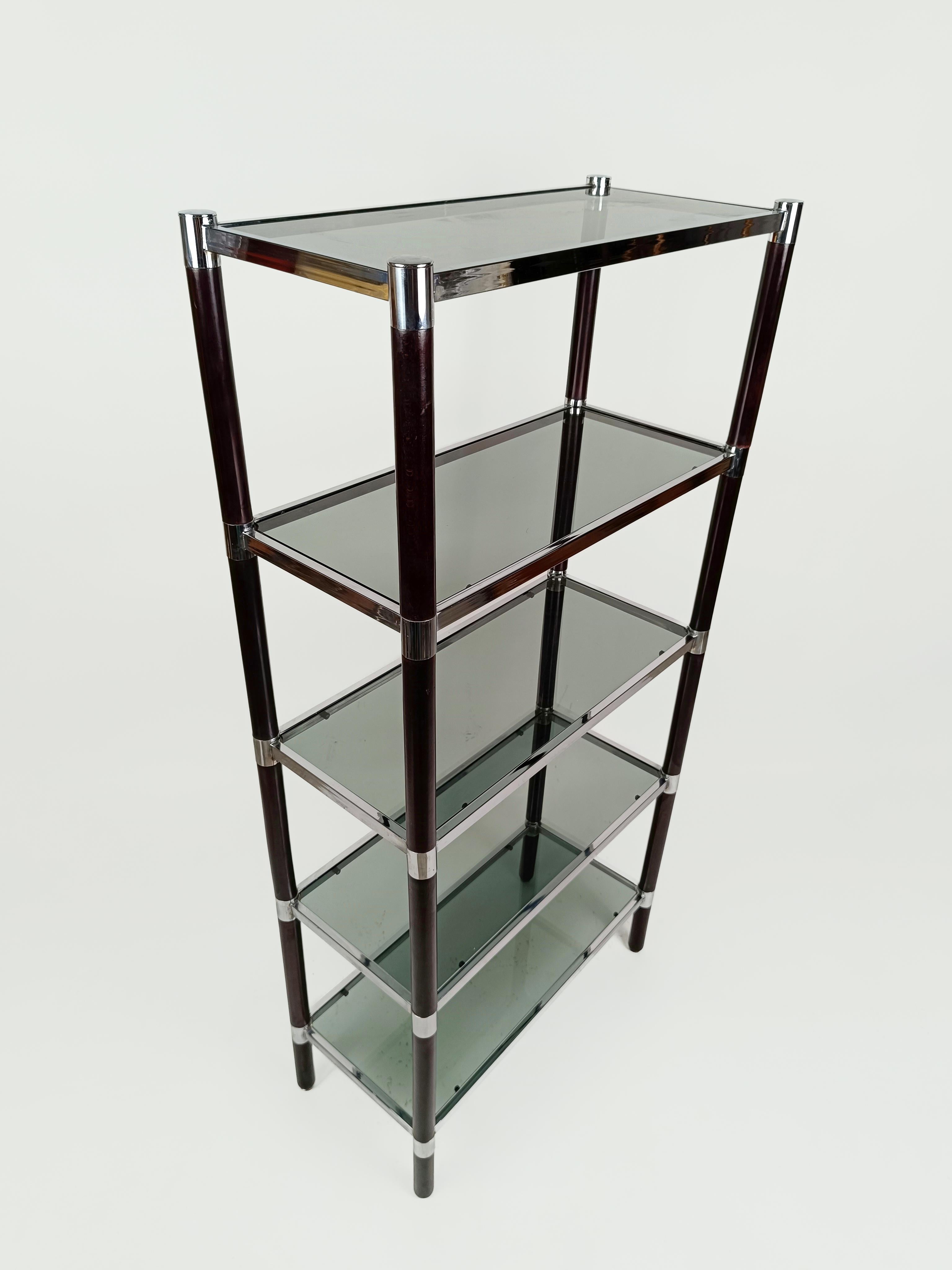 A Pair of 1970s Shelves / étagère in Chromed Metal, Solid Wood and Smoked Glass  For Sale 13