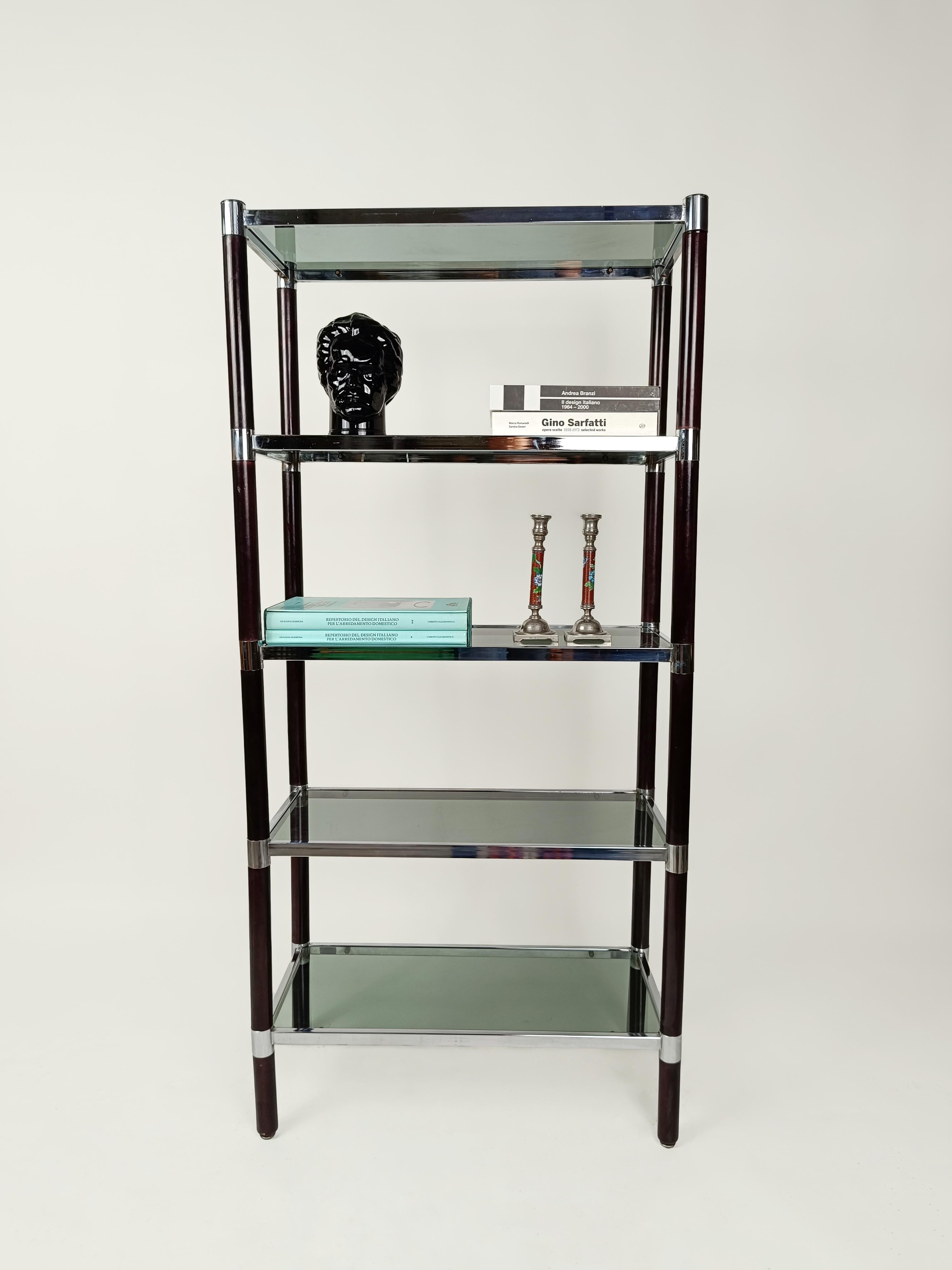 A Pair of 1970s Shelves / étagère in Chromed Metal, Solid Wood and Smoked Glass  For Sale 3